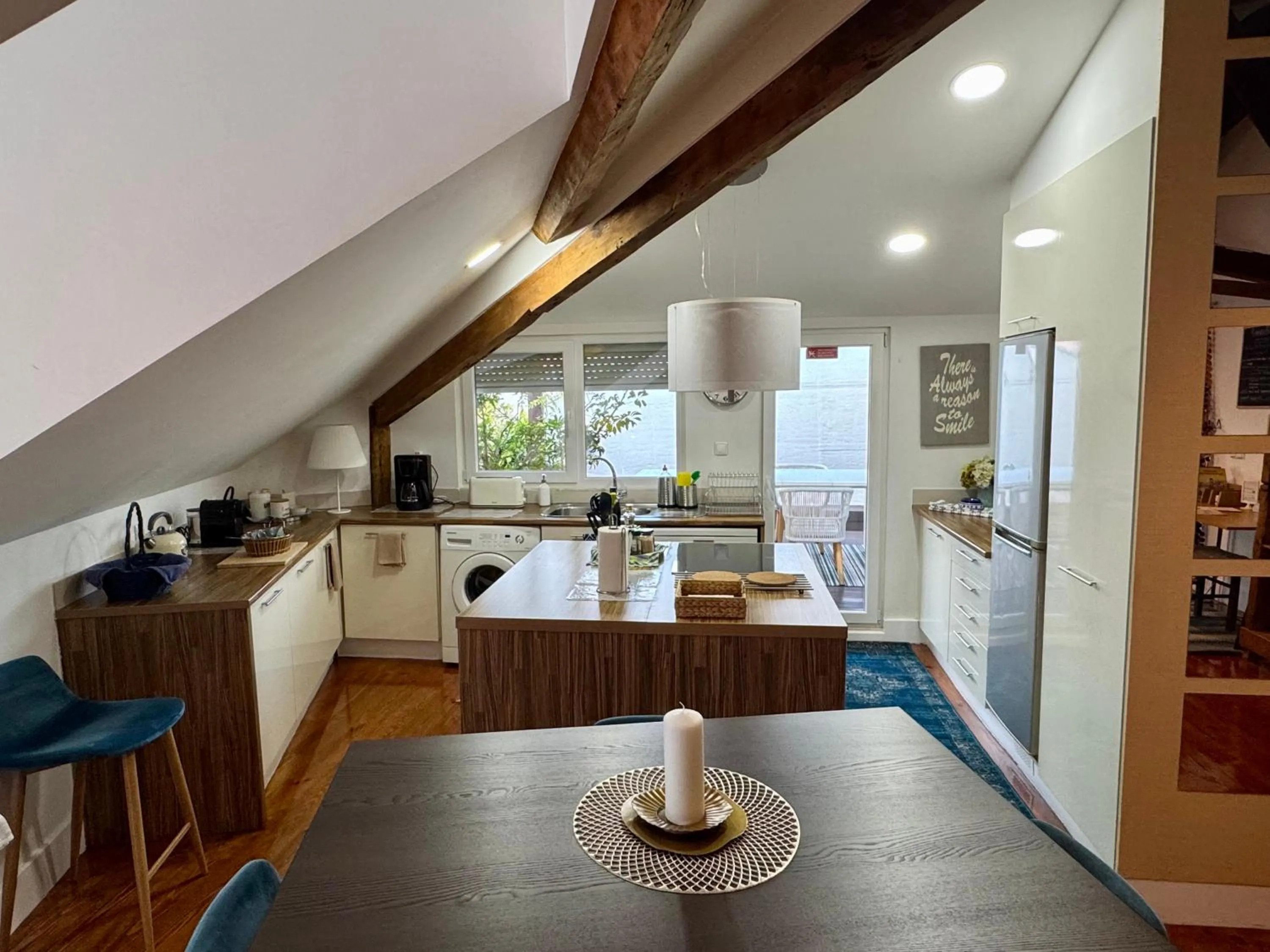 Coffee/tea facilities in Studios with Mezzanine Rua da Moeda