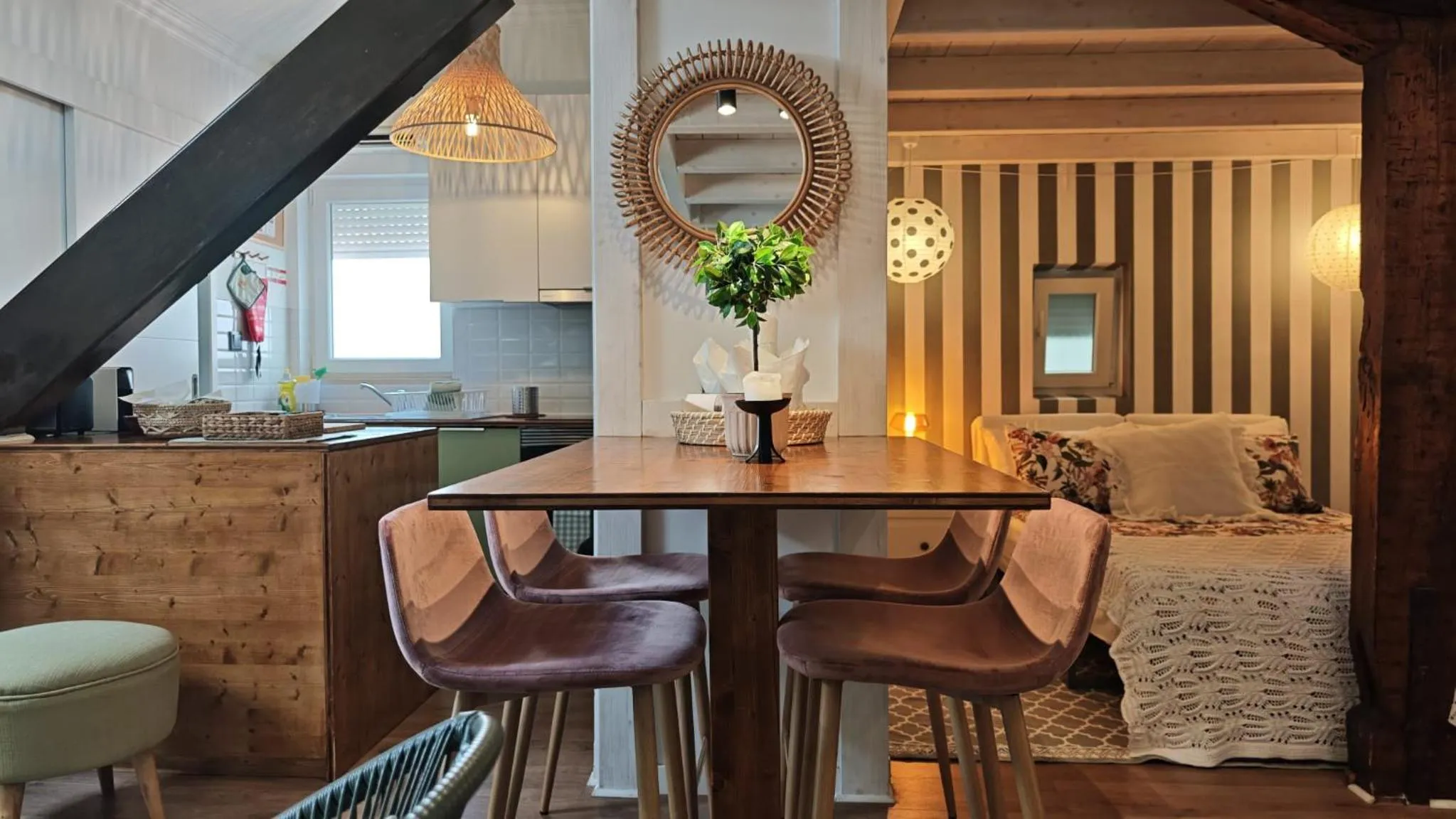 Bed in Studios with Mezzanine Rua da Moeda