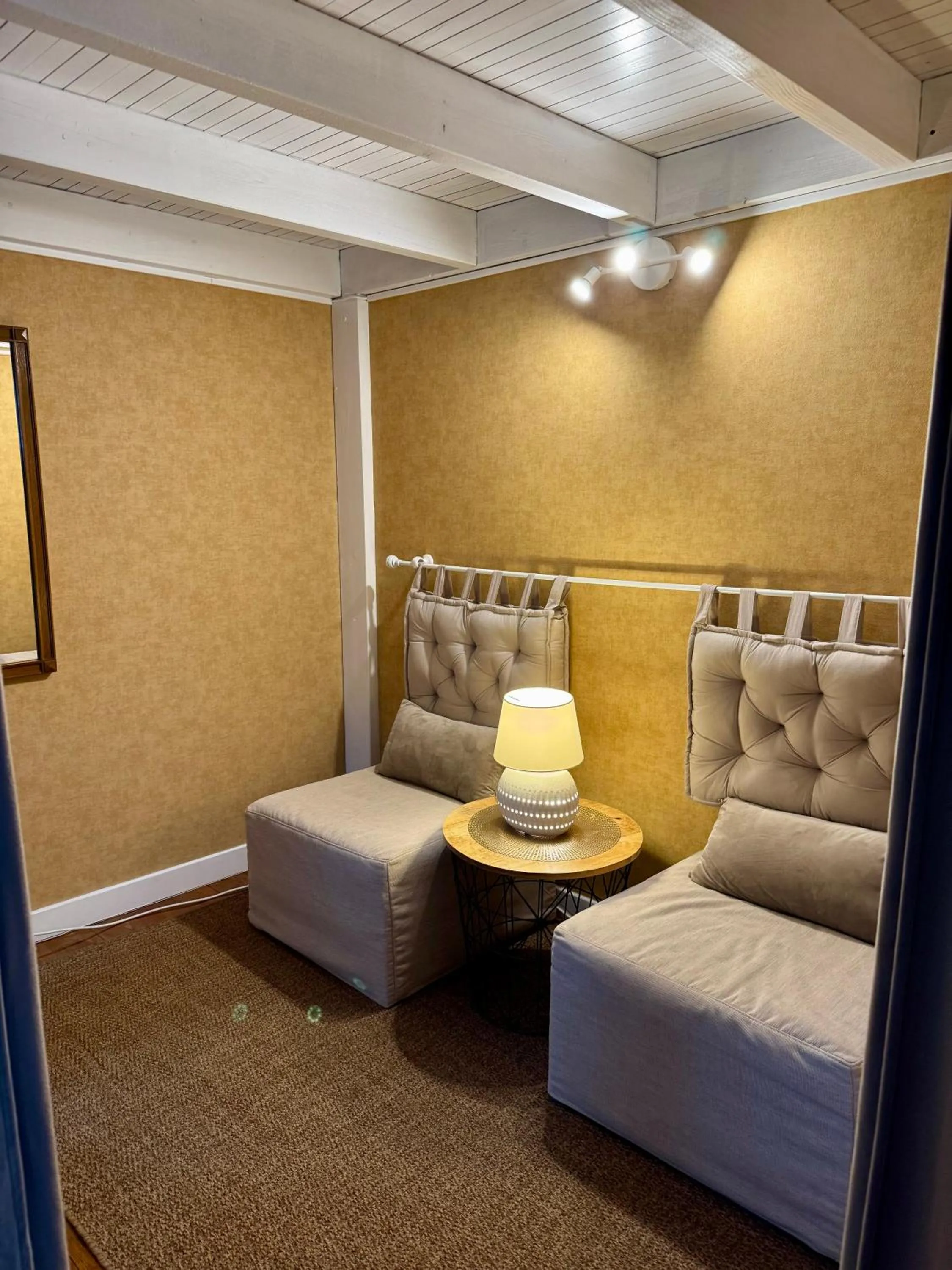 Bed in Studios with Mezzanine Rua da Moeda