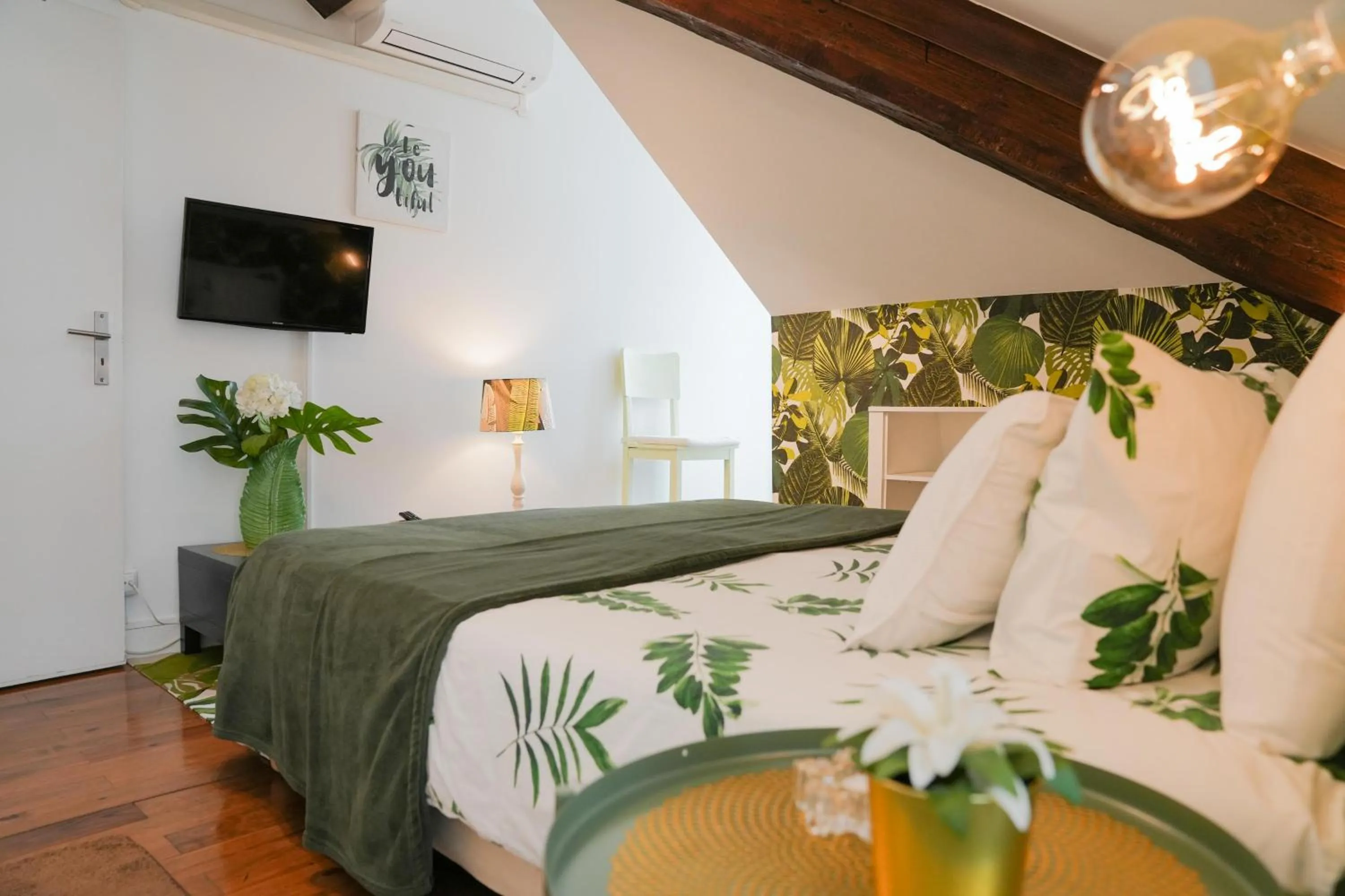 Bed in Studios with Mezzanine Rua da Moeda