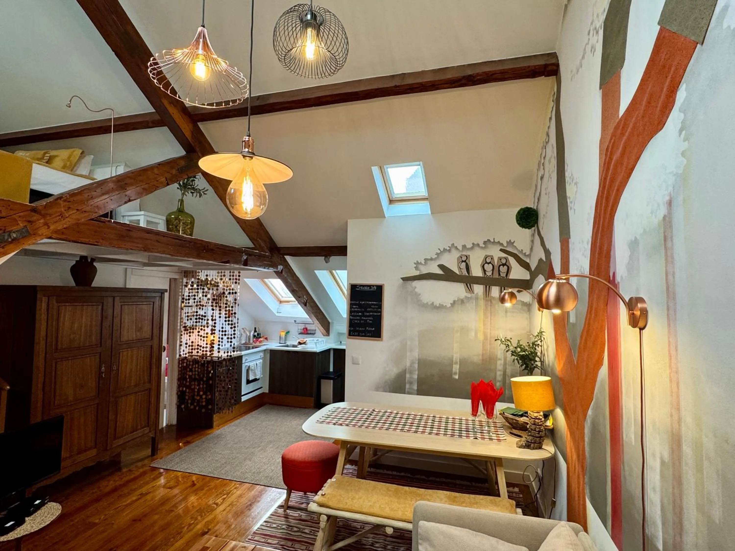 Kitchen or kitchenette in Studios with Mezzanine Rua da Moeda