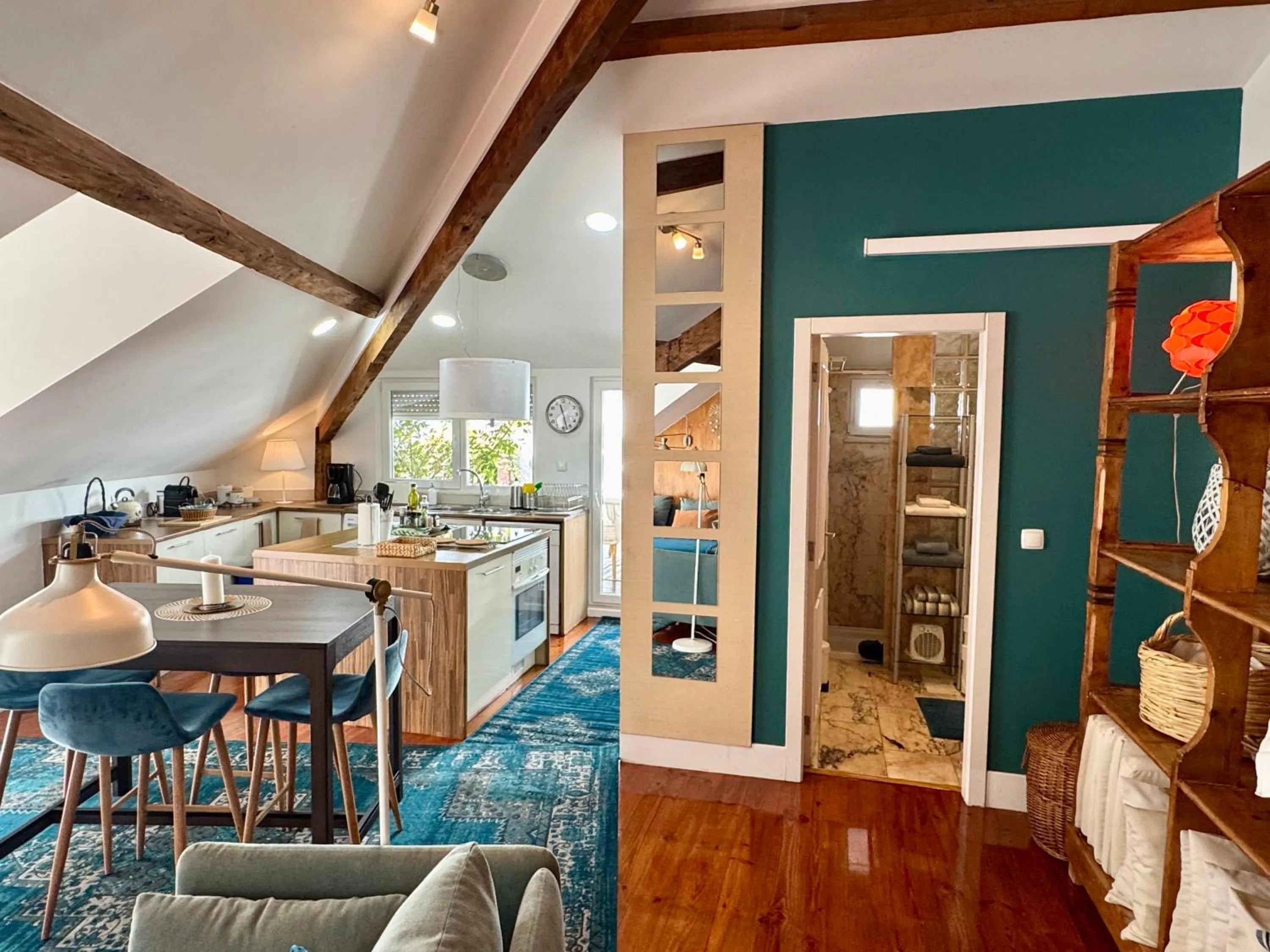 Kitchen or kitchenette in Studios with Mezzanine Rua da Moeda