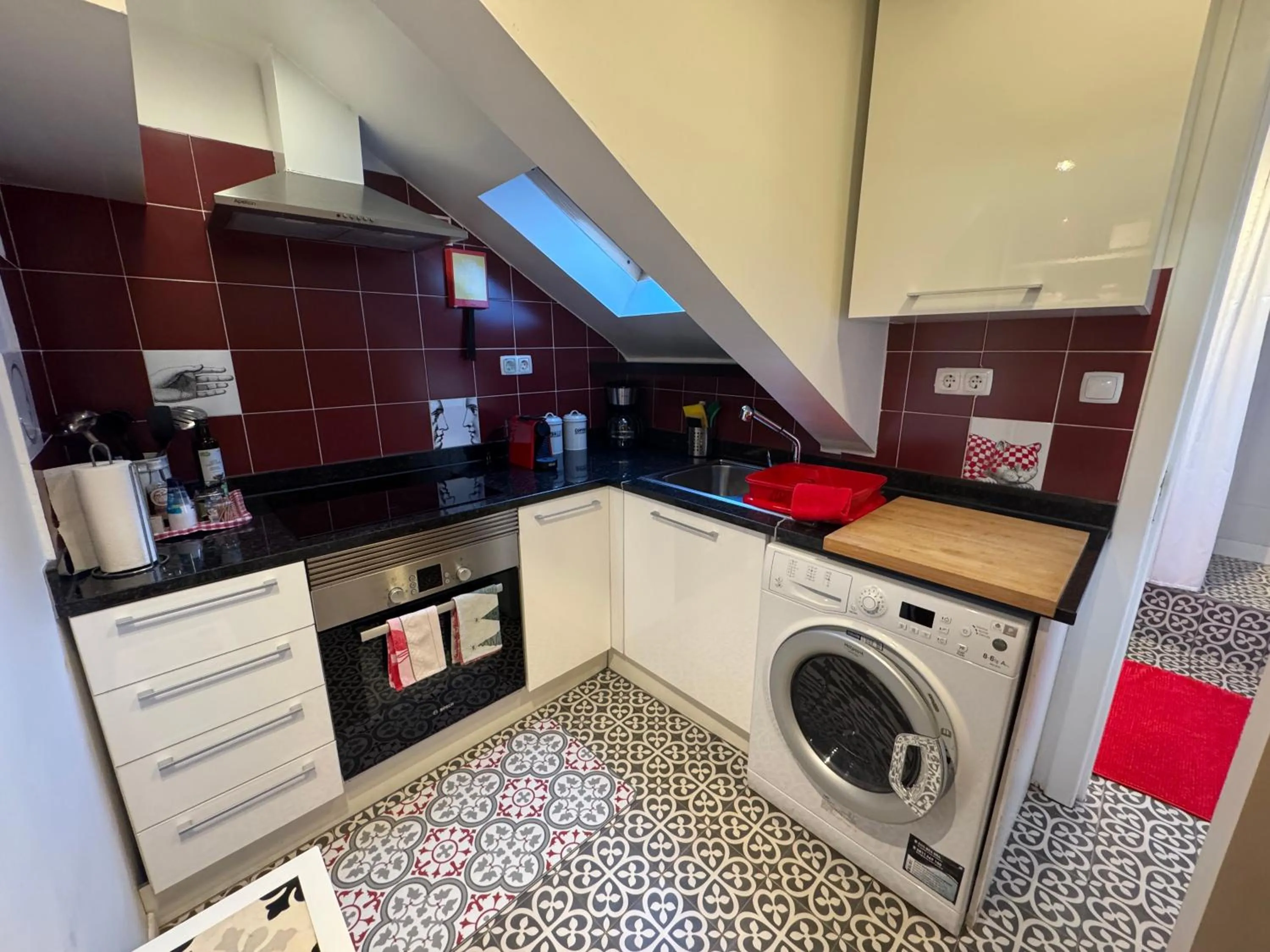 Kitchen or kitchenette in Studios with Mezzanine Rua da Moeda