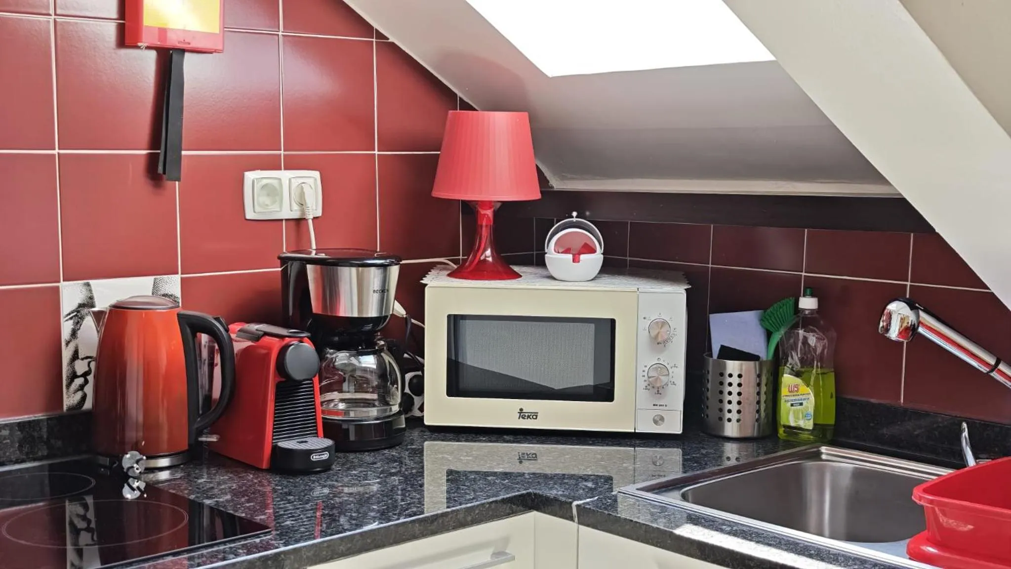 Coffee/tea facilities in Studios with Mezzanine Rua da Moeda