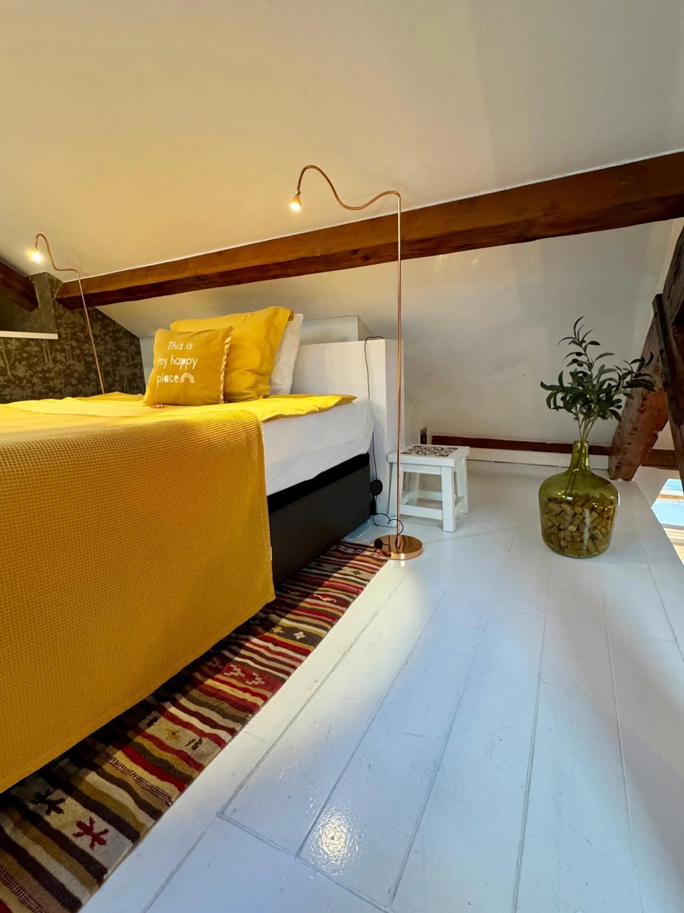 Bed in Studios with Mezzanine Rua da Moeda