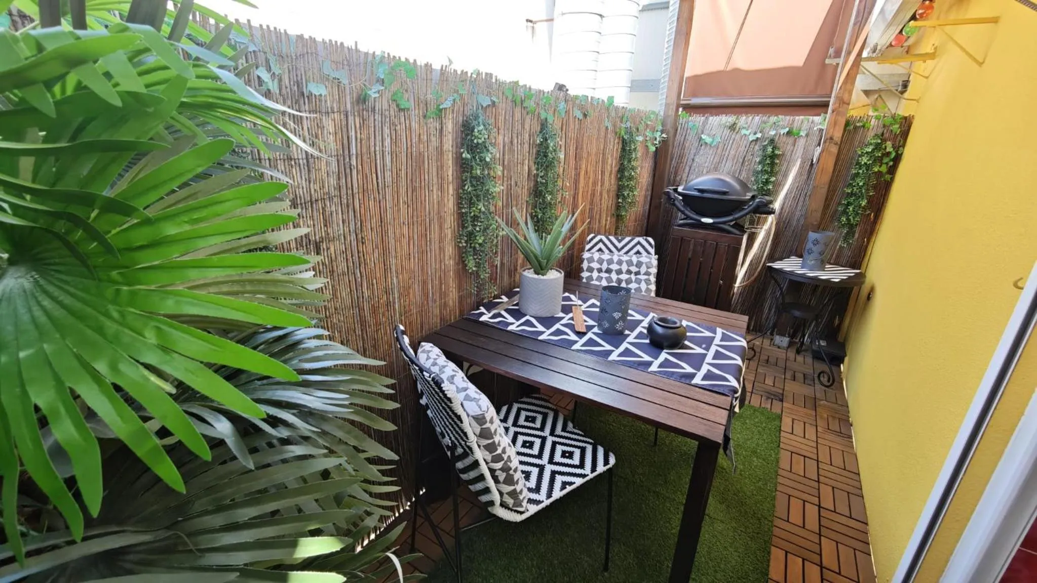 Patio in Studios with Mezzanine Rua da Moeda