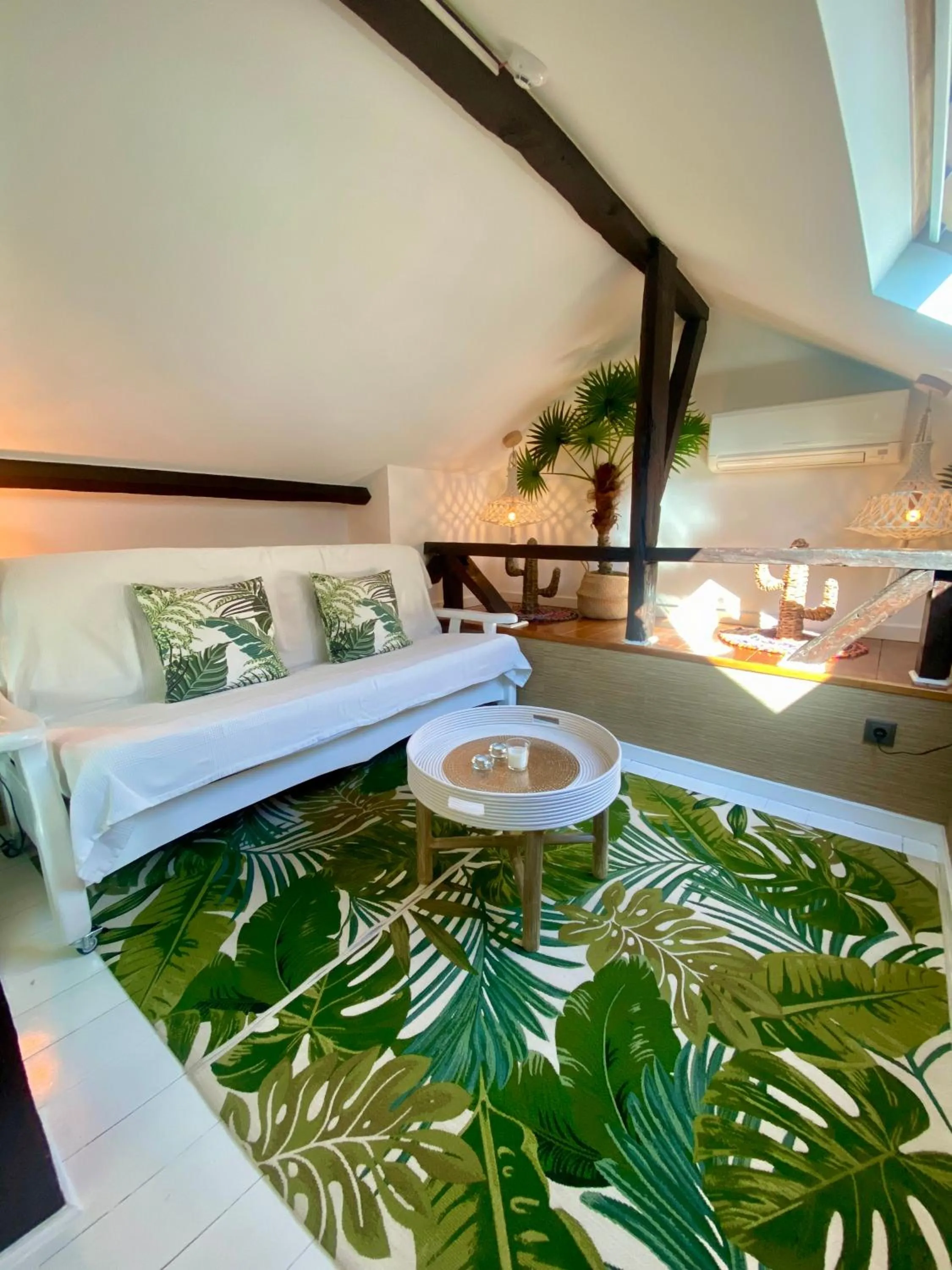 Bed in Studios with Mezzanine Rua da Moeda