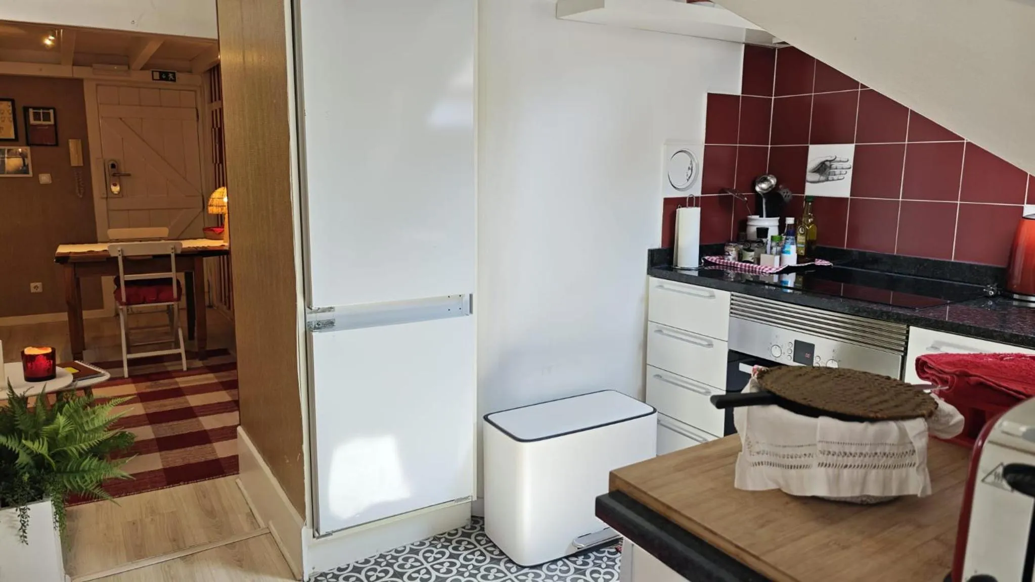 Kitchen or kitchenette in Studios with Mezzanine Rua da Moeda