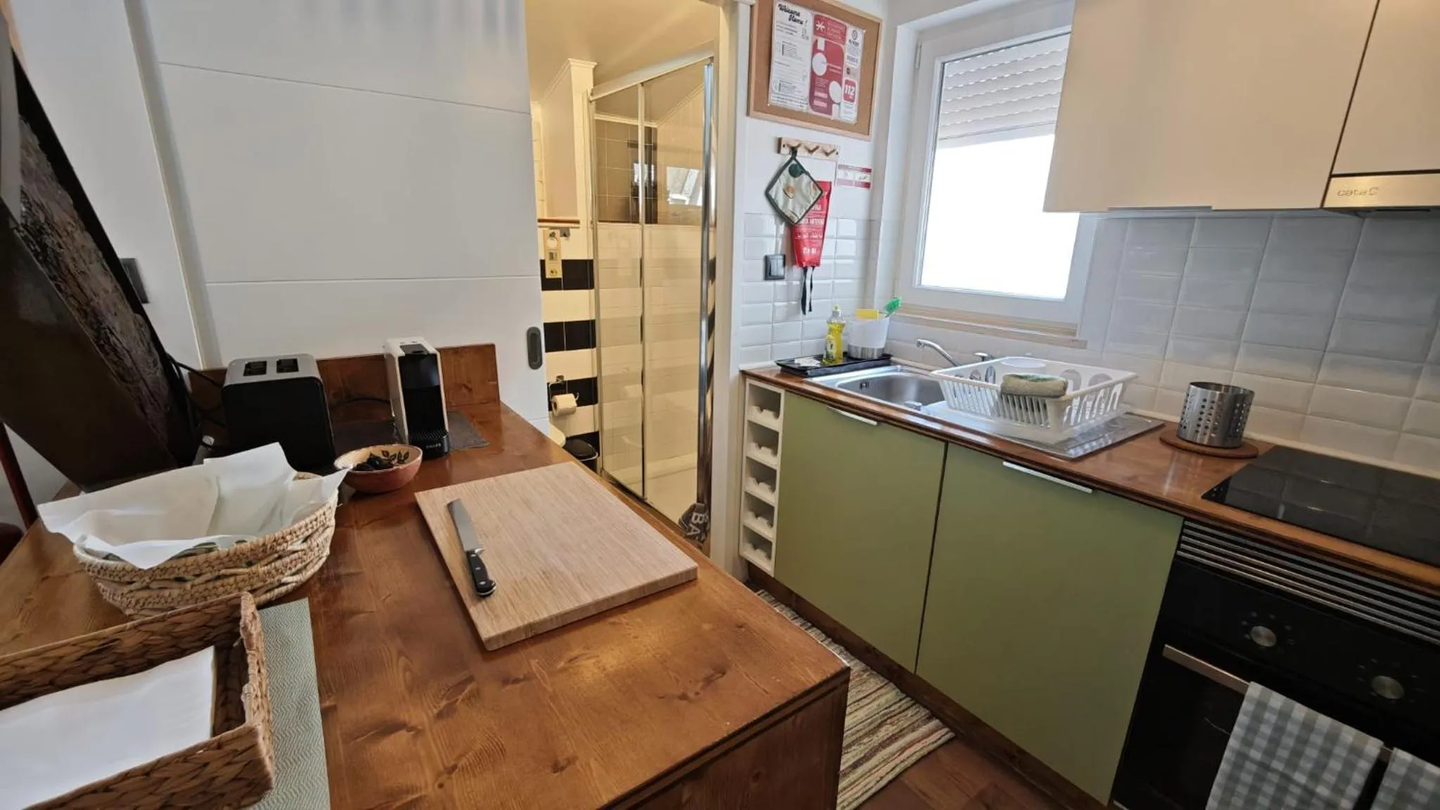 Kitchen or kitchenette in Studios with Mezzanine Rua da Moeda