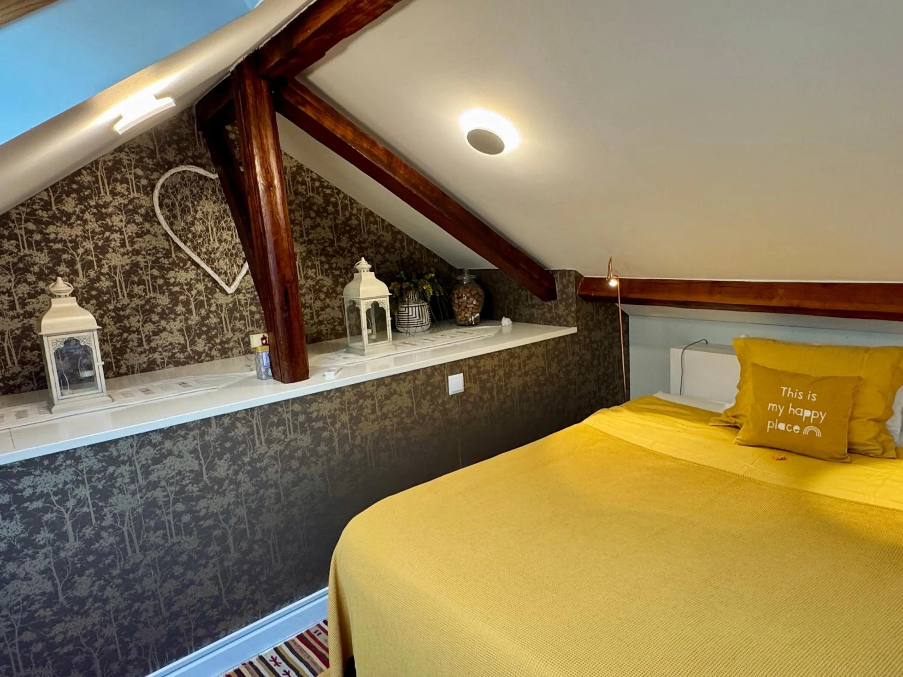 Bed in Studios with Mezzanine Rua da Moeda