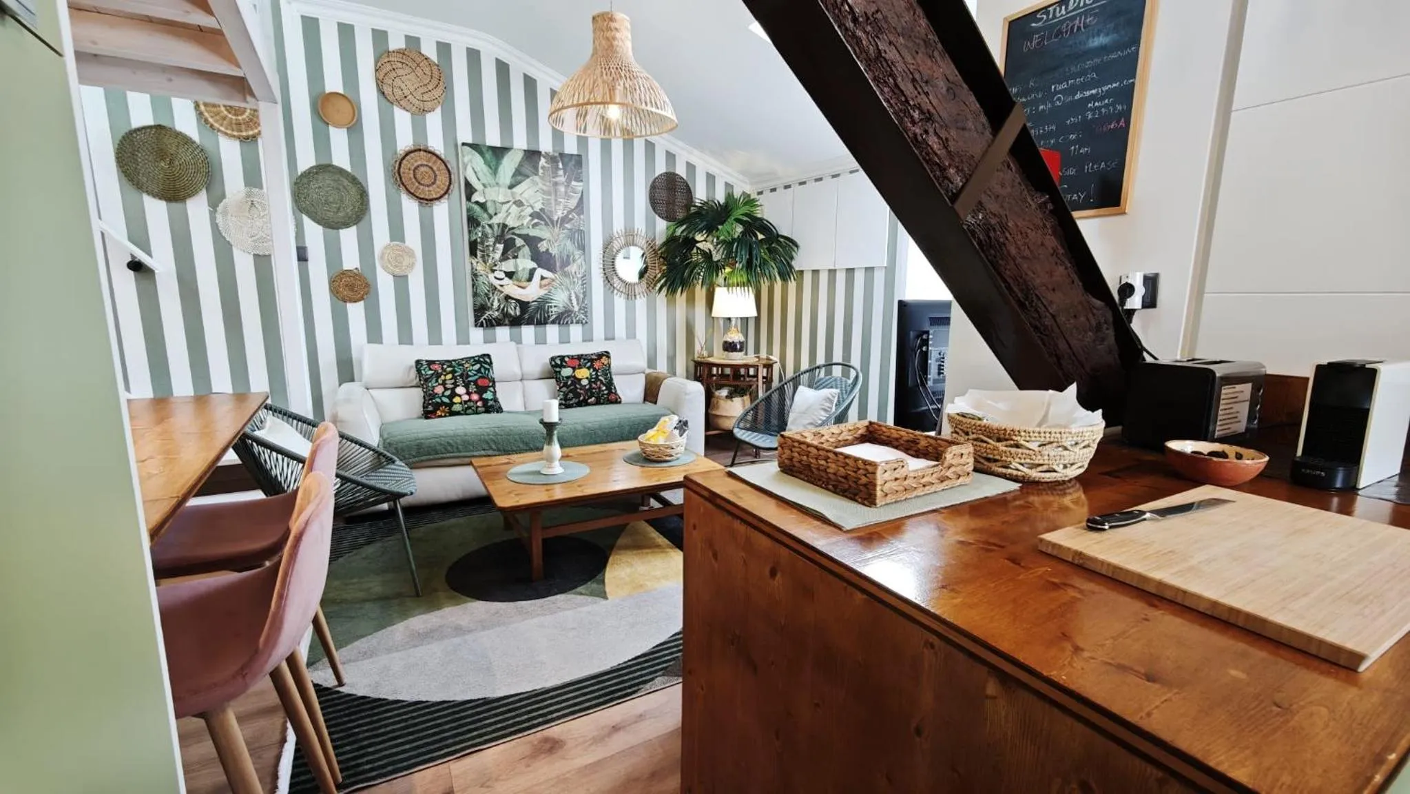 Living room in Studios with Mezzanine Rua da Moeda