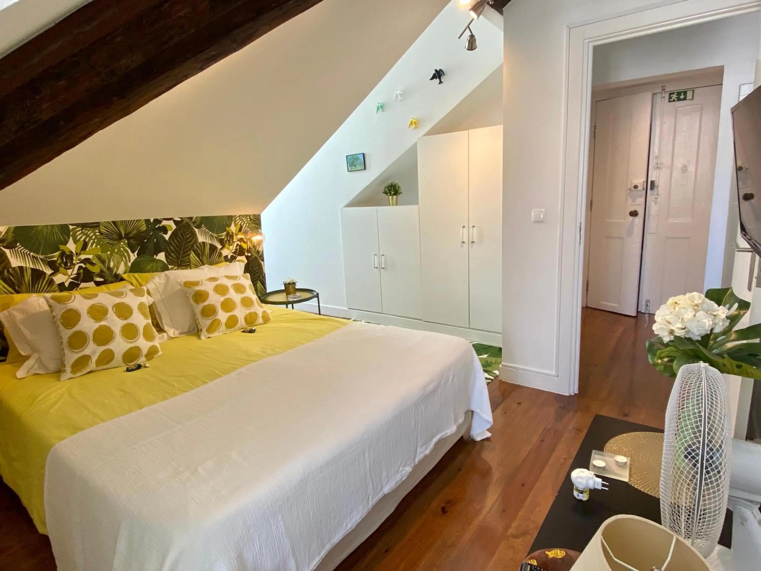 Bed in Studios with Mezzanine Rua da Moeda