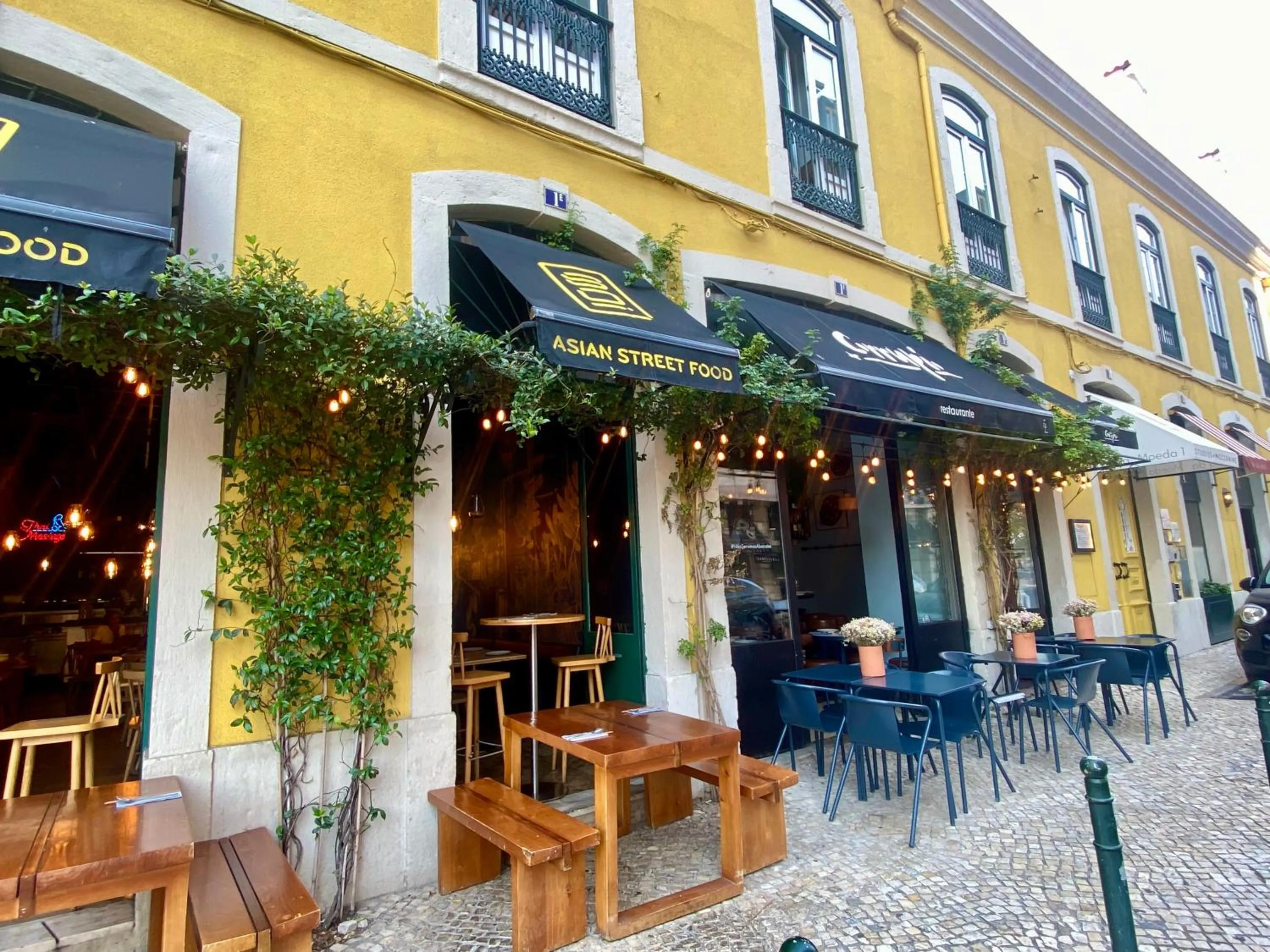 Property building in Studios with Mezzanine Rua da Moeda