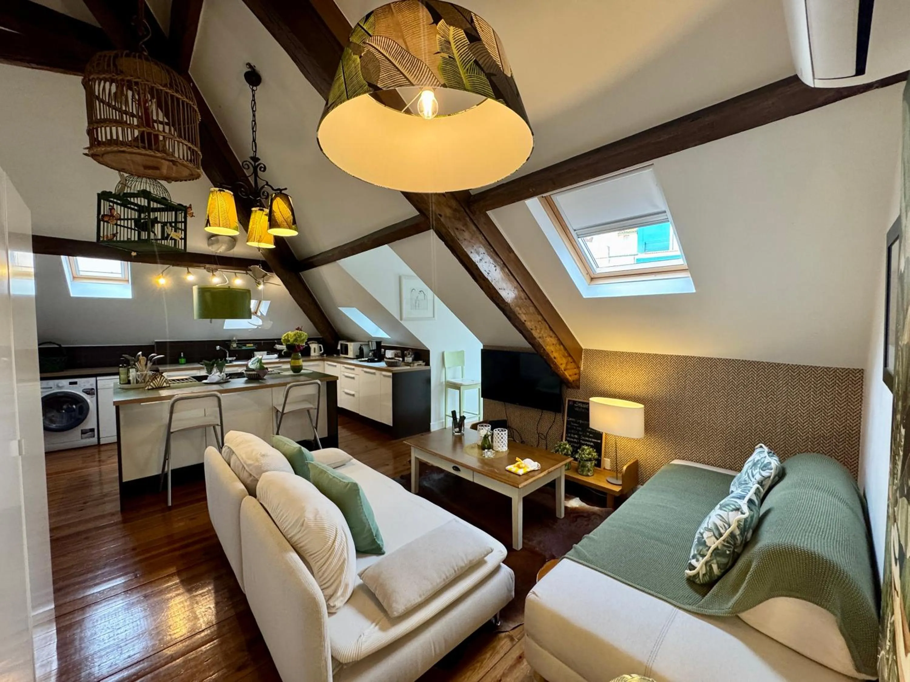 TV and multimedia in Studios with Mezzanine Rua da Moeda