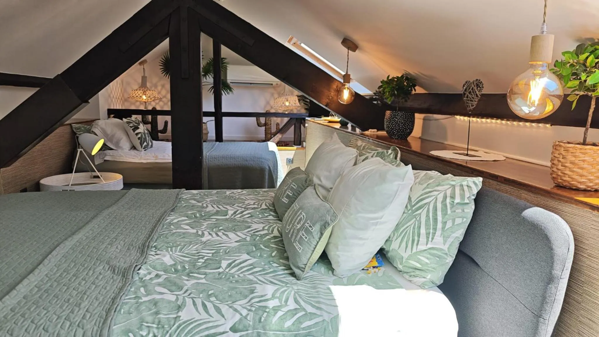 Bed in Studios with Mezzanine Rua da Moeda