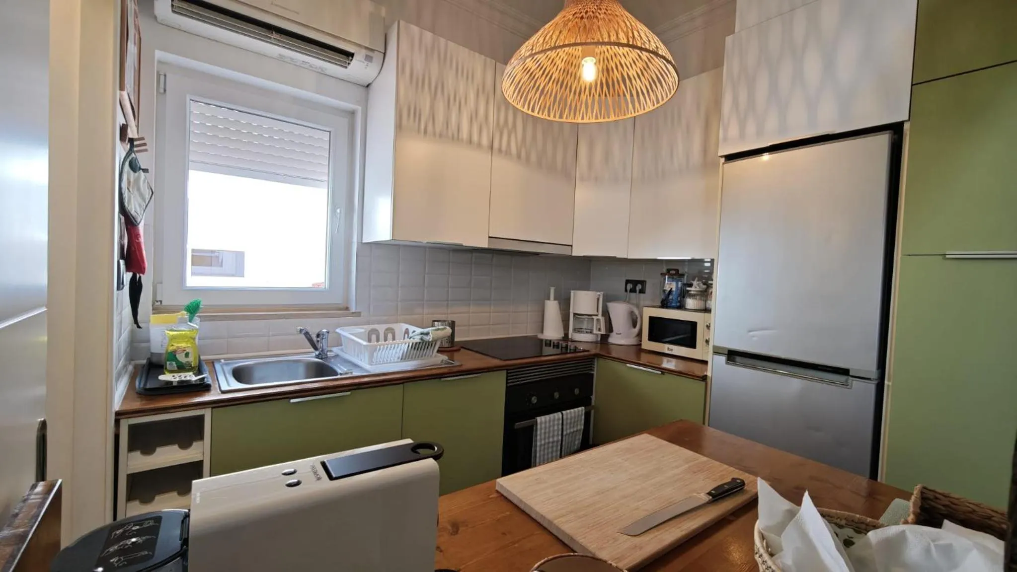 Coffee/tea facilities in Studios with Mezzanine Rua da Moeda