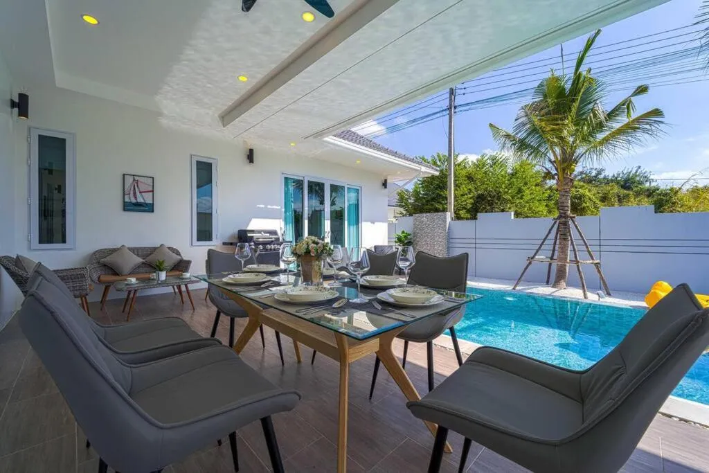 Private Modern 3 Bedroom Pool Villa! AV1