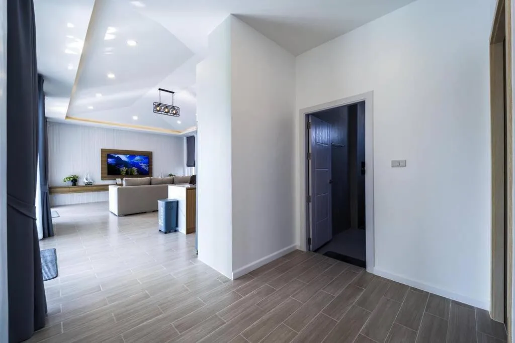 Private Modern 3 Bedroom Pool Villa! AV1