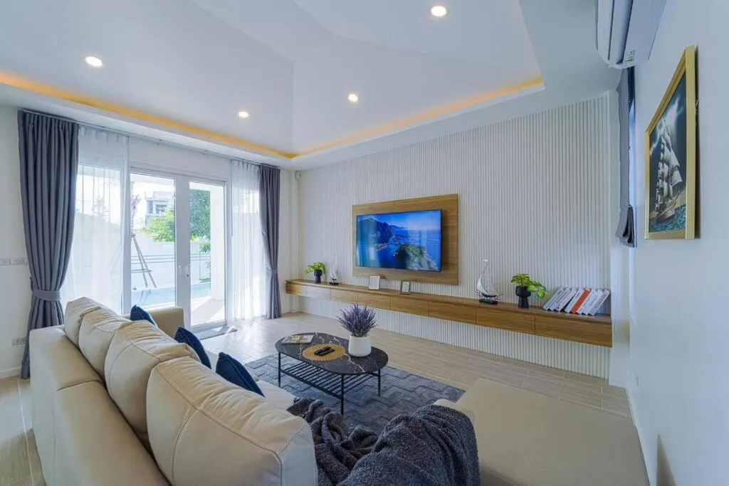 Private Modern 3 Bedroom Pool Villa! AV1