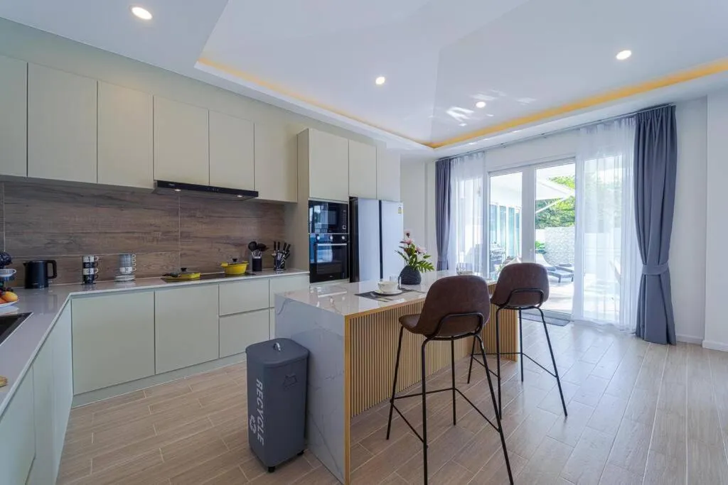 Private Modern 3 Bedroom Pool Villa! AV1