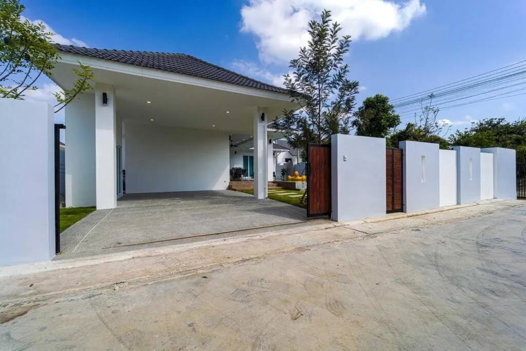 Private Modern 3 Bedroom Pool Villa! AV1