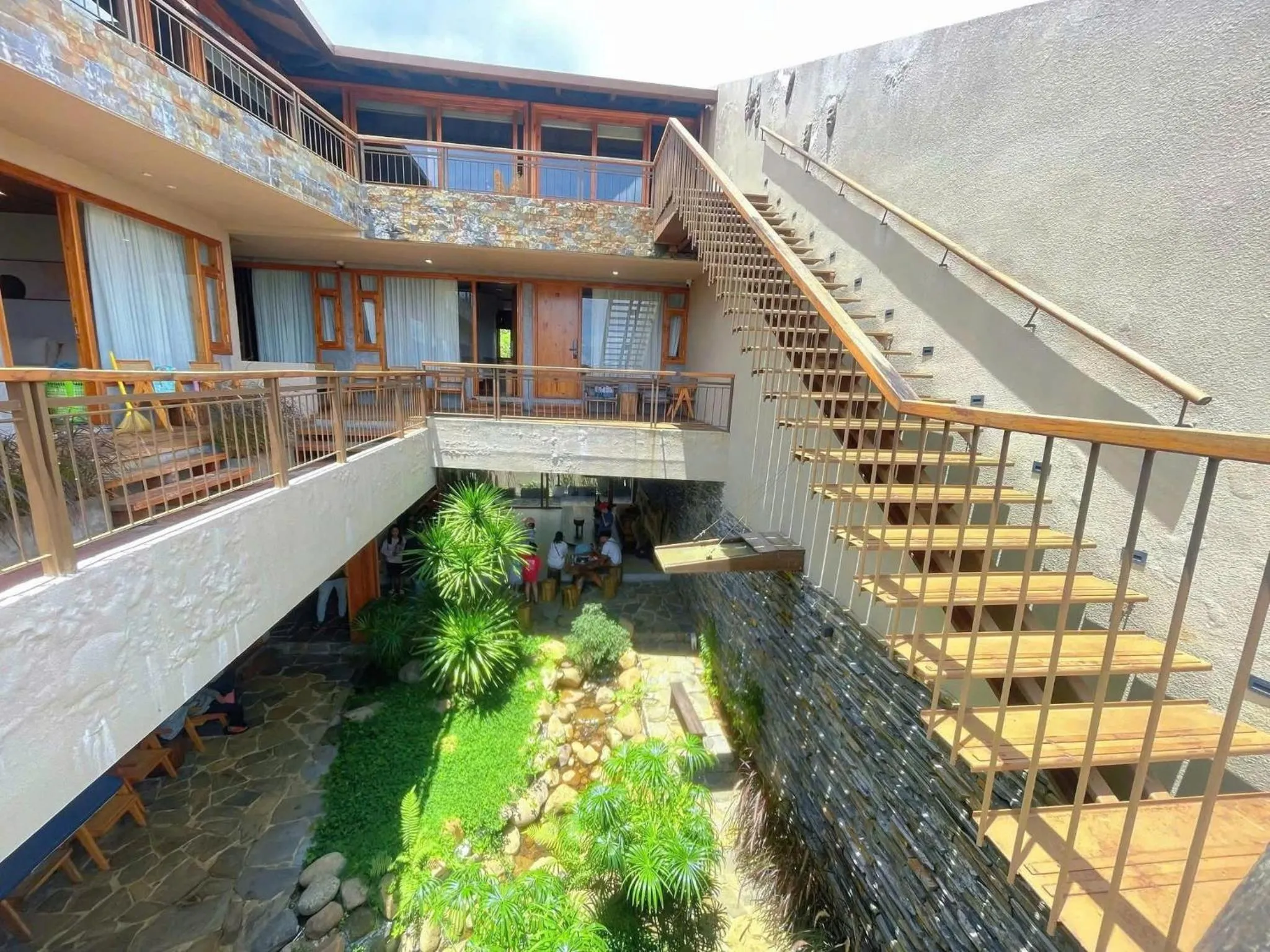 Patio in MăngDiang Boutique Hotel