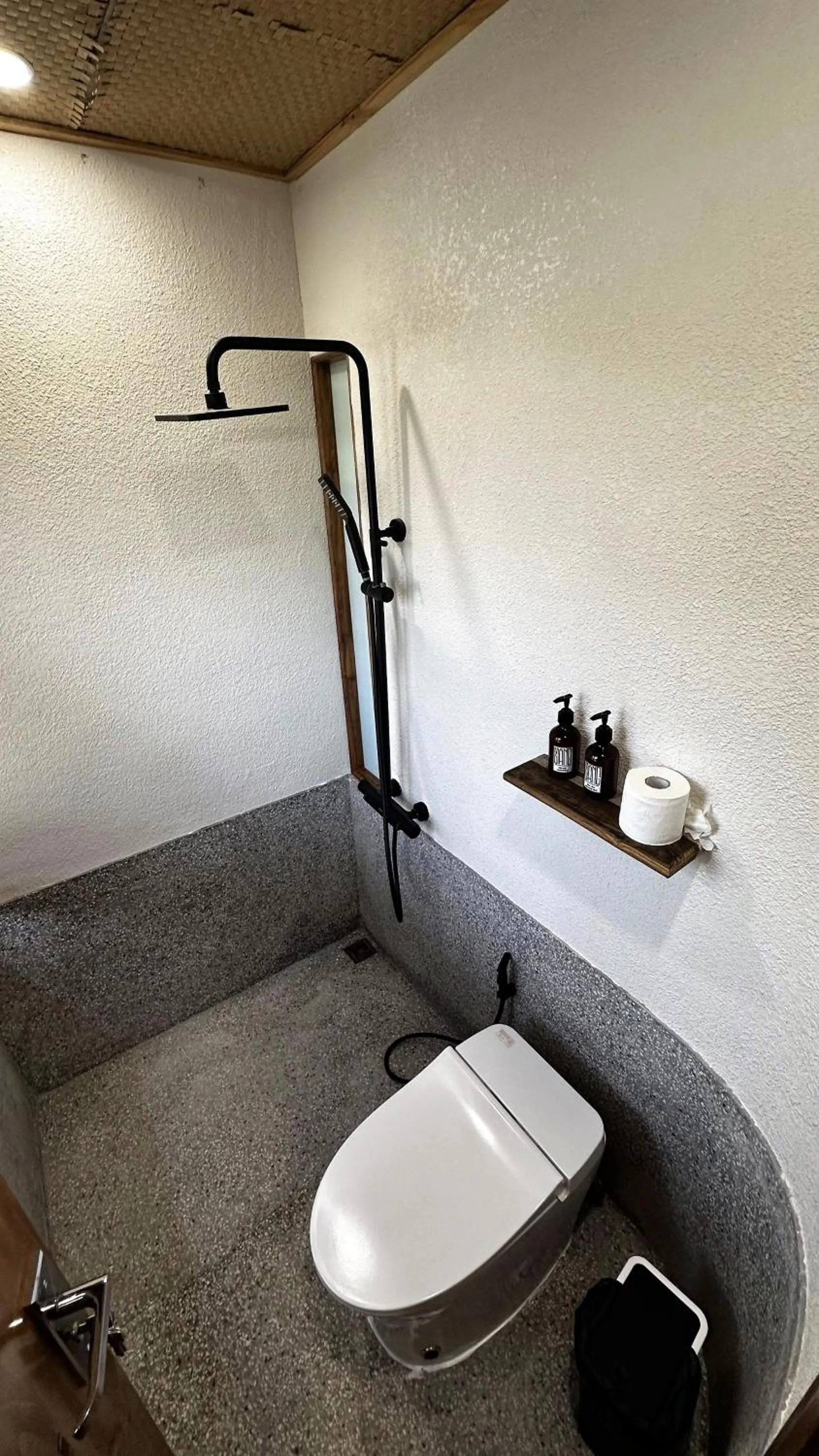 Shower in MăngDiang Boutique Hotel