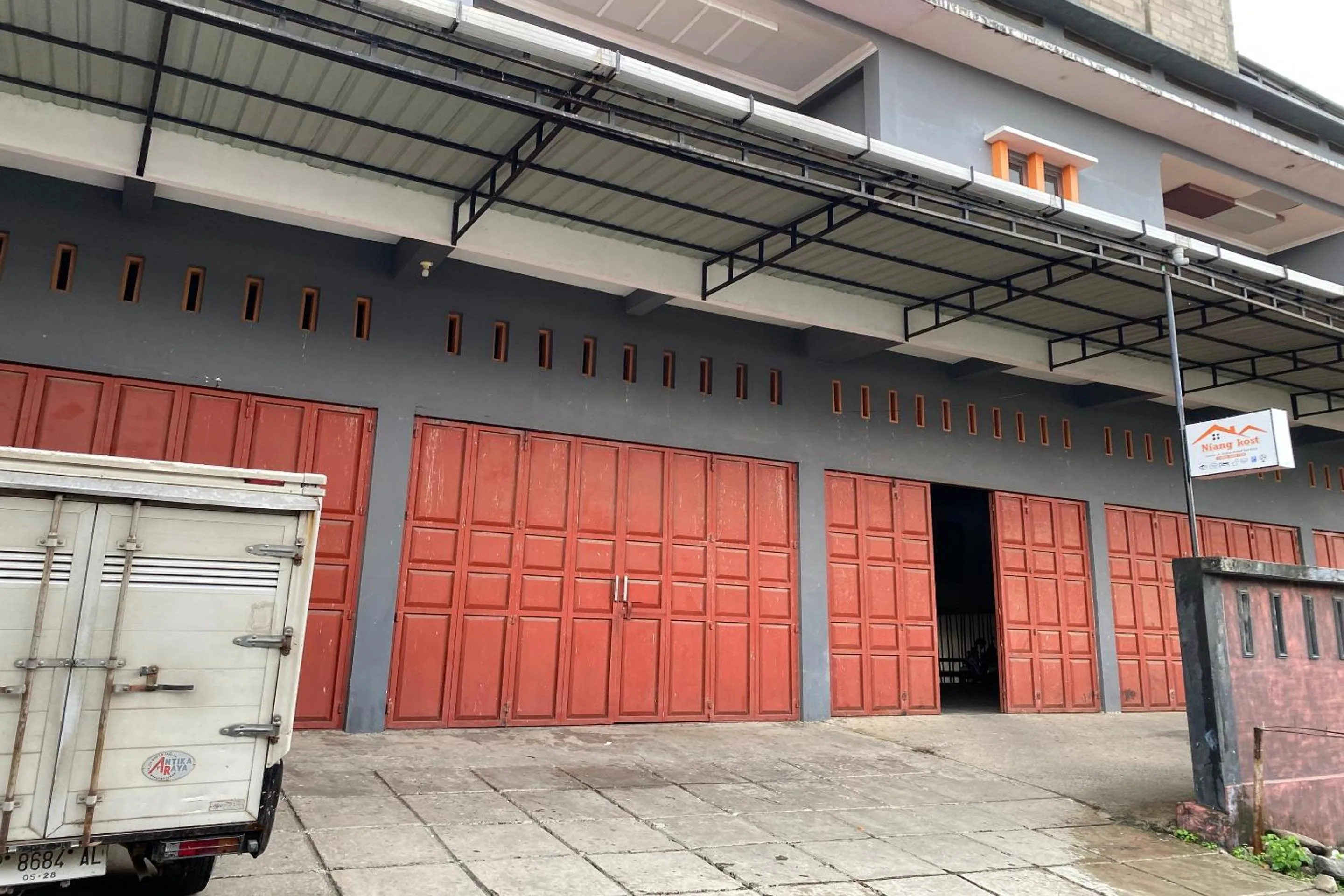 Facade/entrance in Hotel O Kost Nian Syariah Near SPBU Pertamina 74.91657 Mattirotasi Sidrap