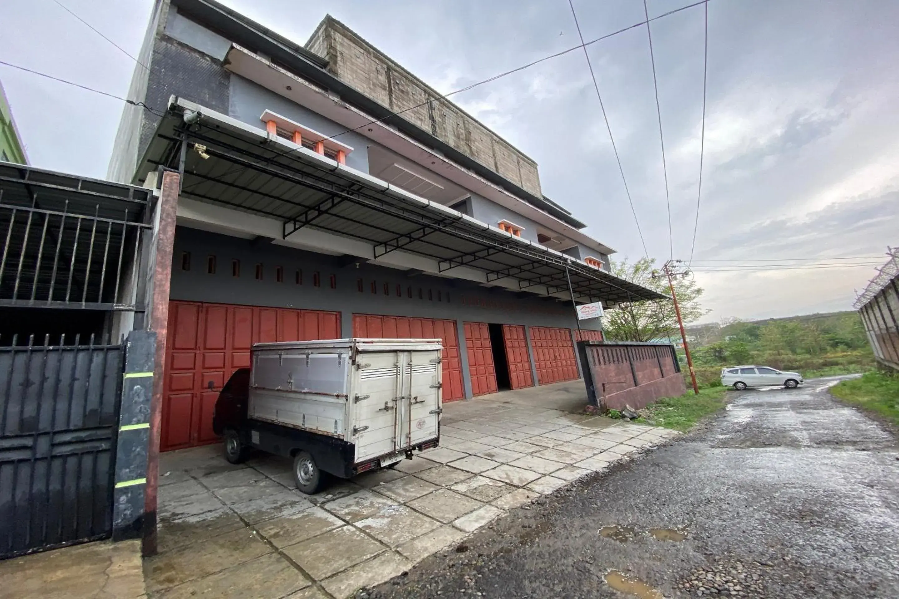 Hotel O Kost Nian Syariah Near SPBU Pertamina 74.91657 Mattirotasi Sidrap Hotel O Kost Nian Syariah Near SPBU Pertamina 74.91657 Mattirotasi Sidrap