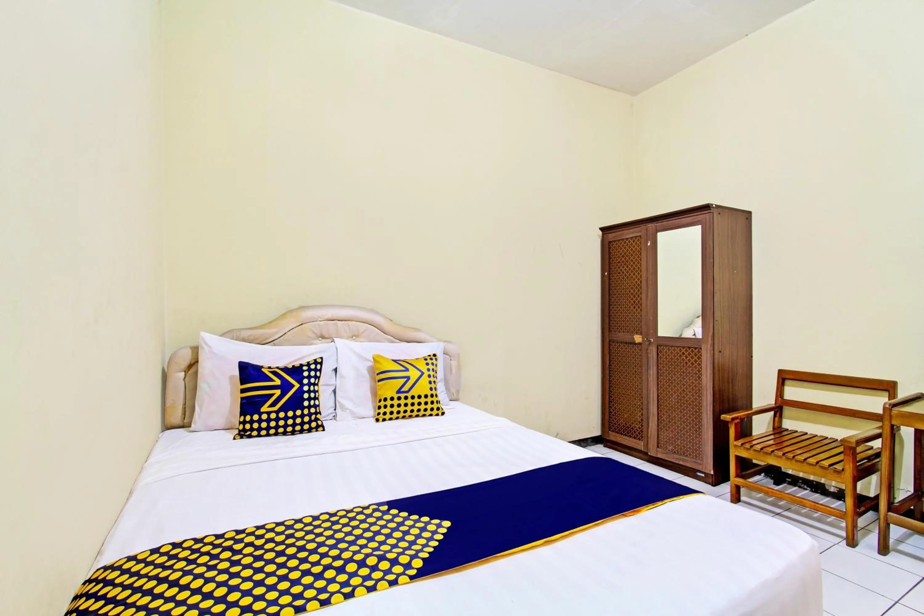 Bedroom, Bed in Hotel O Juan Guest House