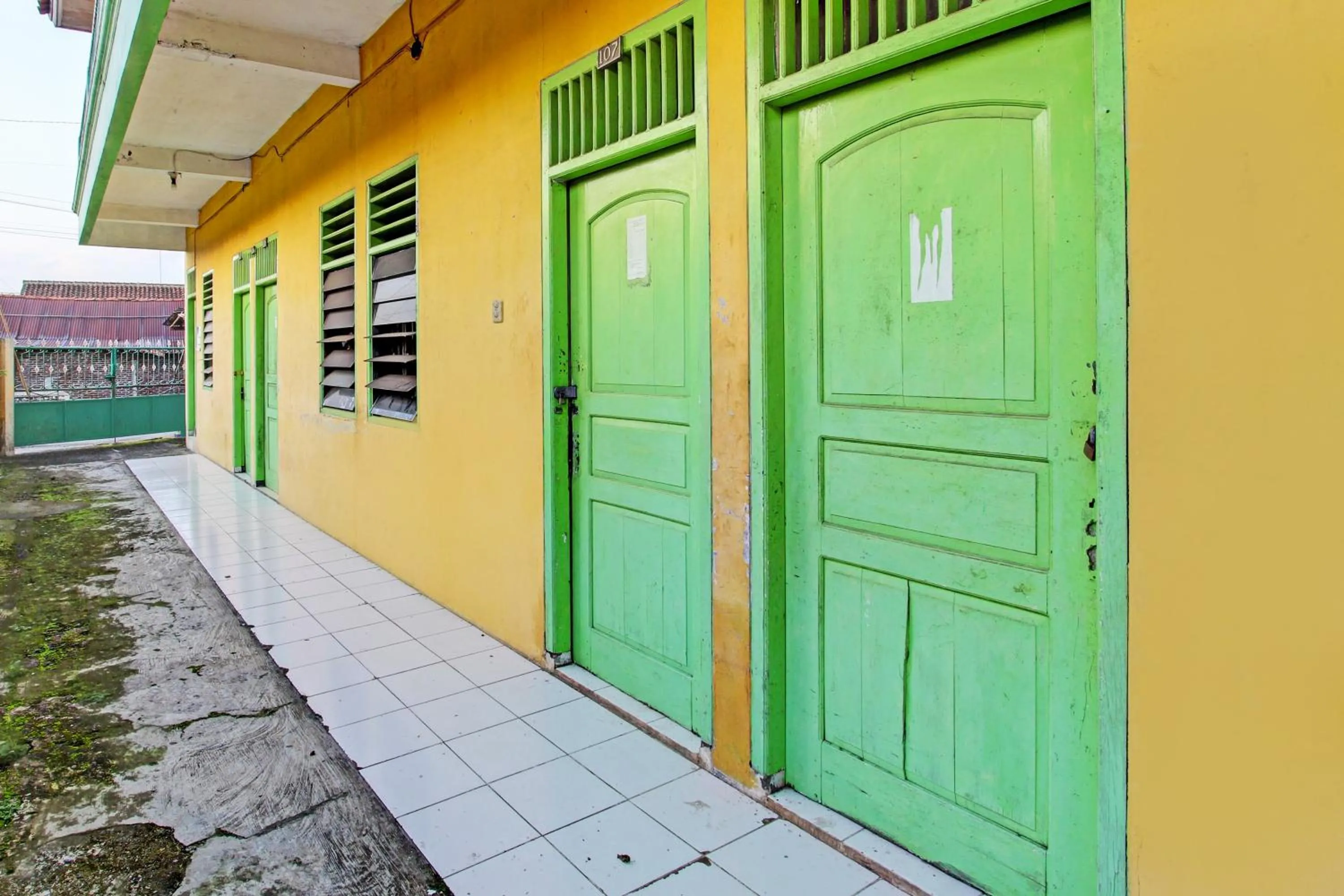 Lobby or reception in Hotel O Juan Guest House