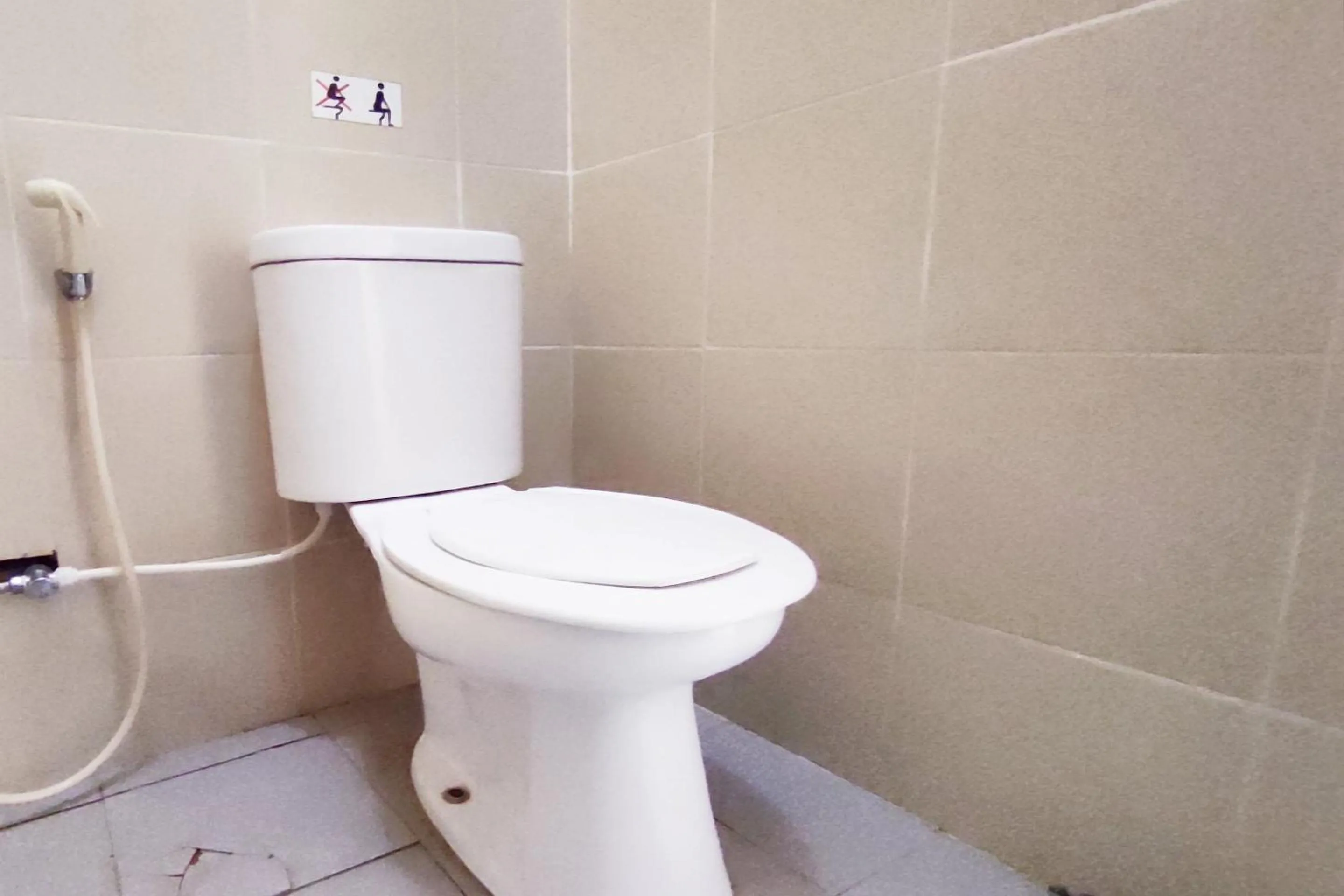 Bathroom in Hotel O Pondok Almirah