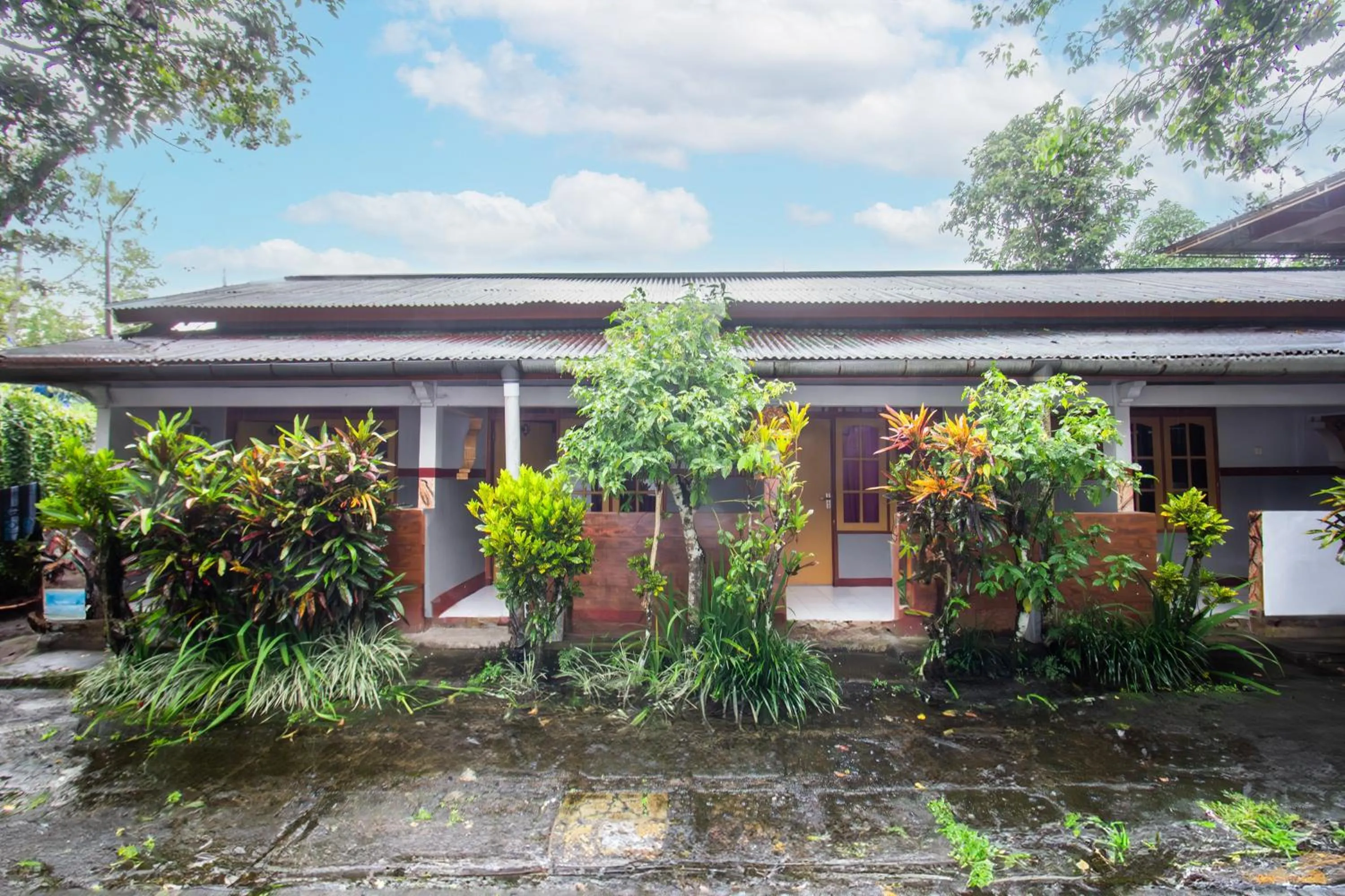 Facade/entrance in Hotel O De Lanang Homestay Near Masjid Janapria