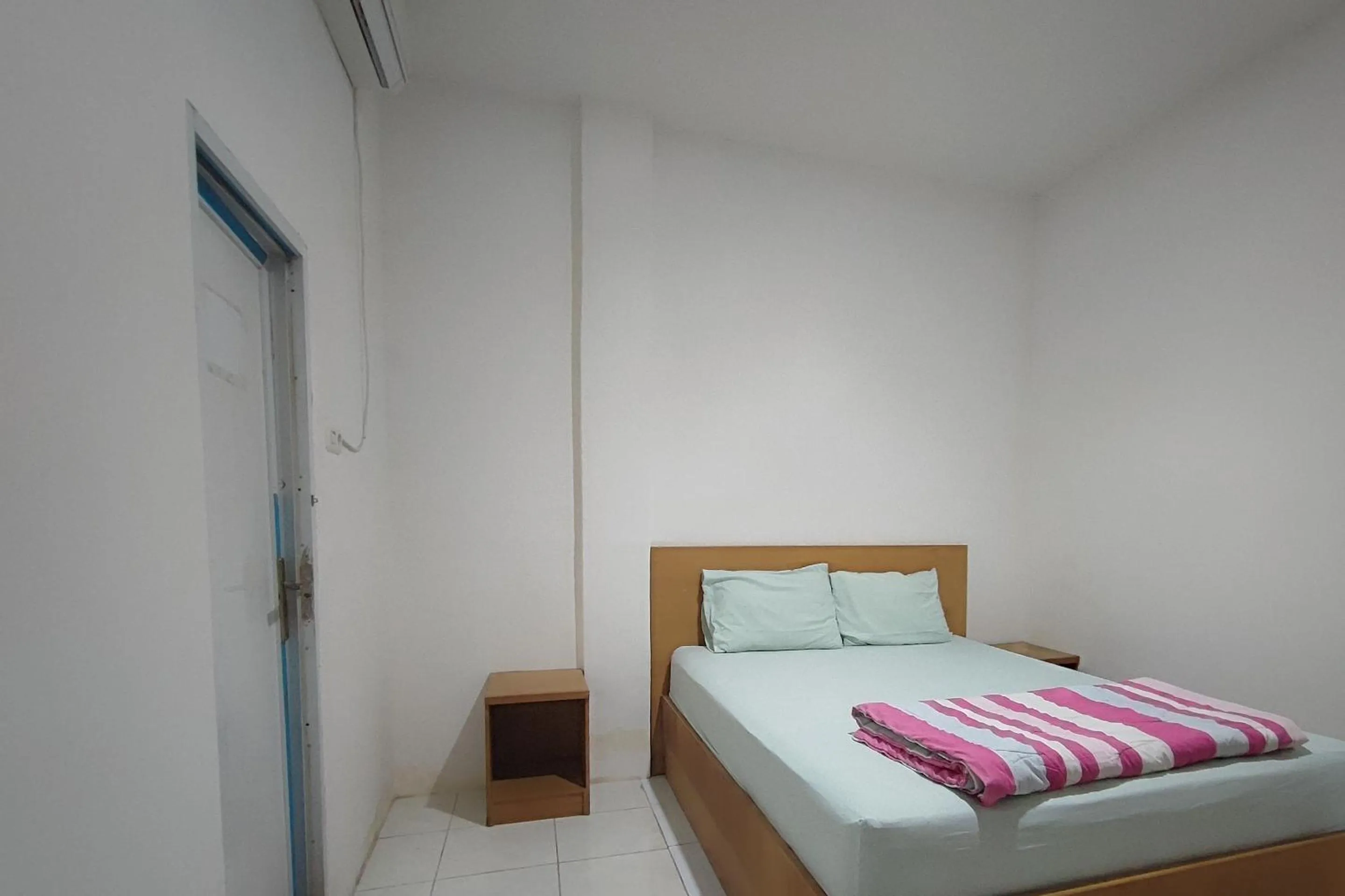 Bedroom, Bed in Hotel O The Noru Syariah