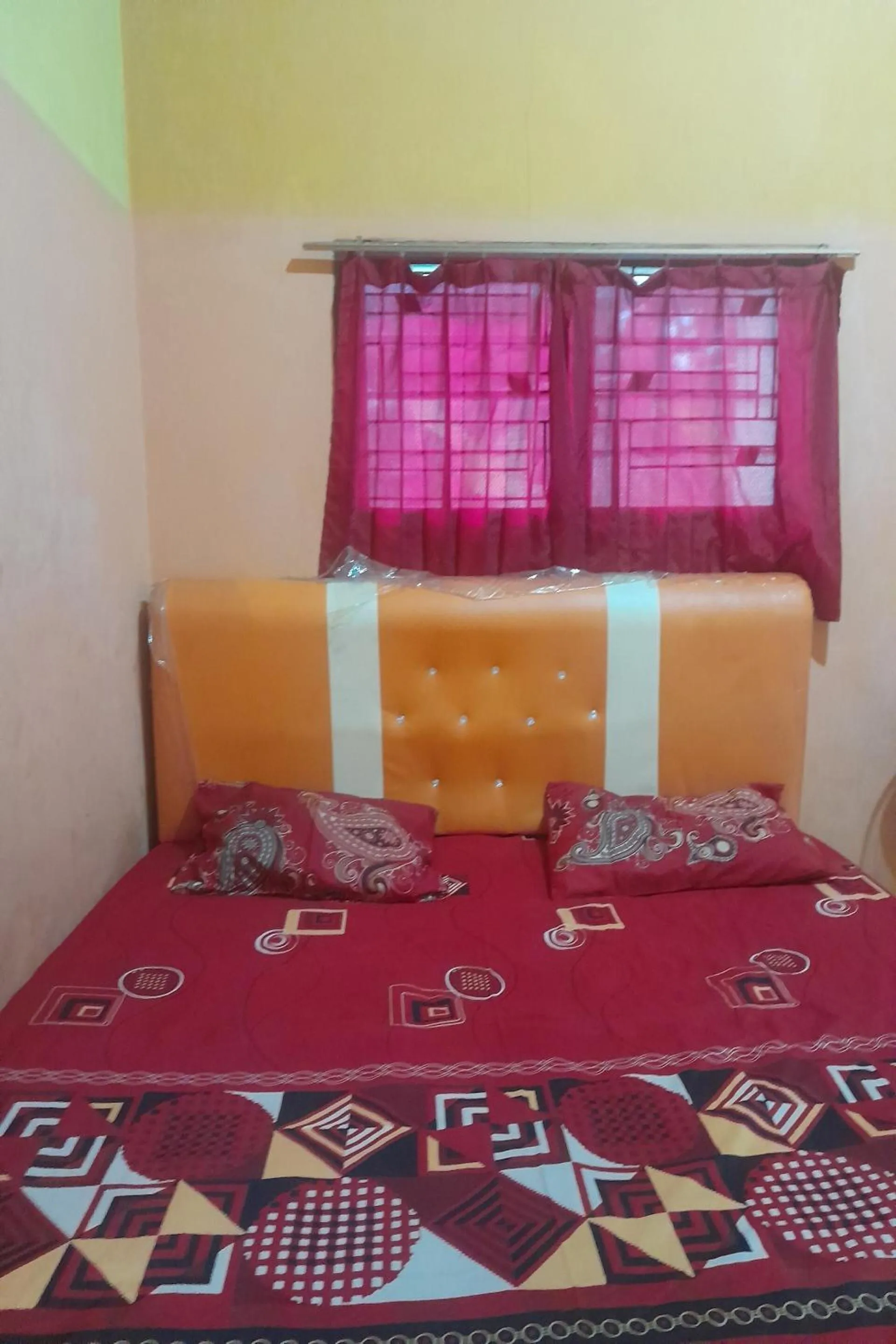 Bedroom, Bed in Hotel O Kamboja Homestay Syariah