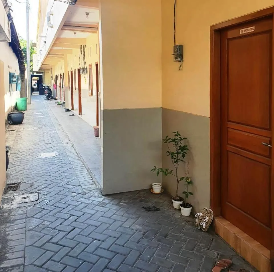 Lobby or reception in Hotel O Homestay Puri Indah SyariahNearBandara Internasional Juanda