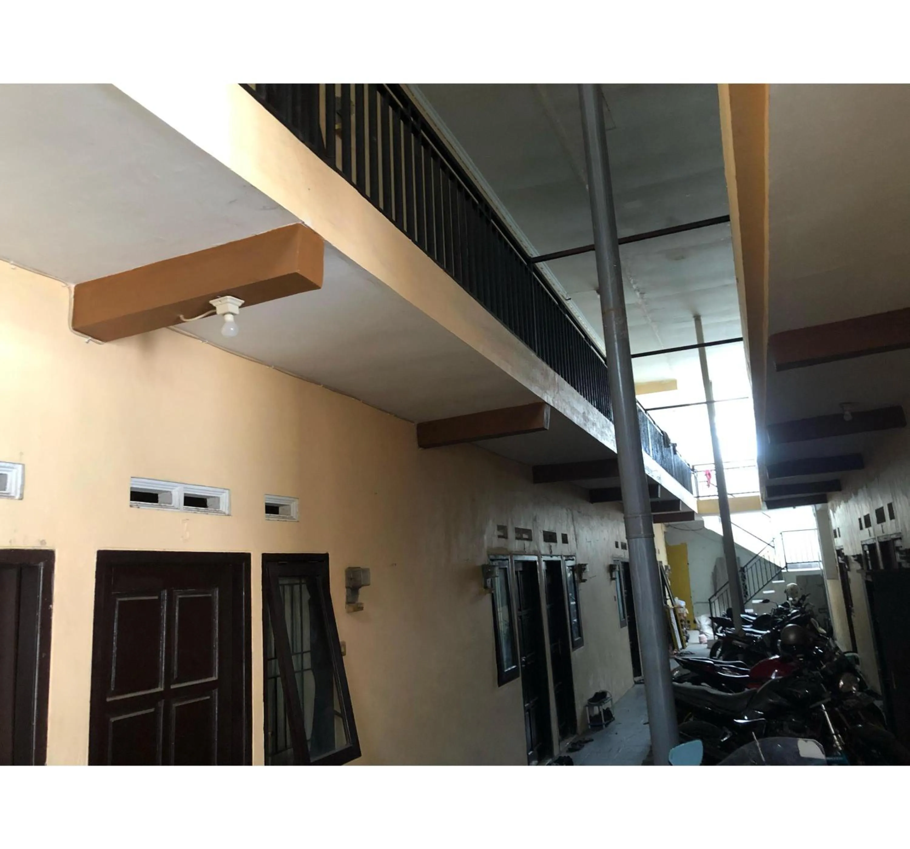 Parking in Hotel O Homestay Puri Indah SyariahNearBandara Internasional Juanda