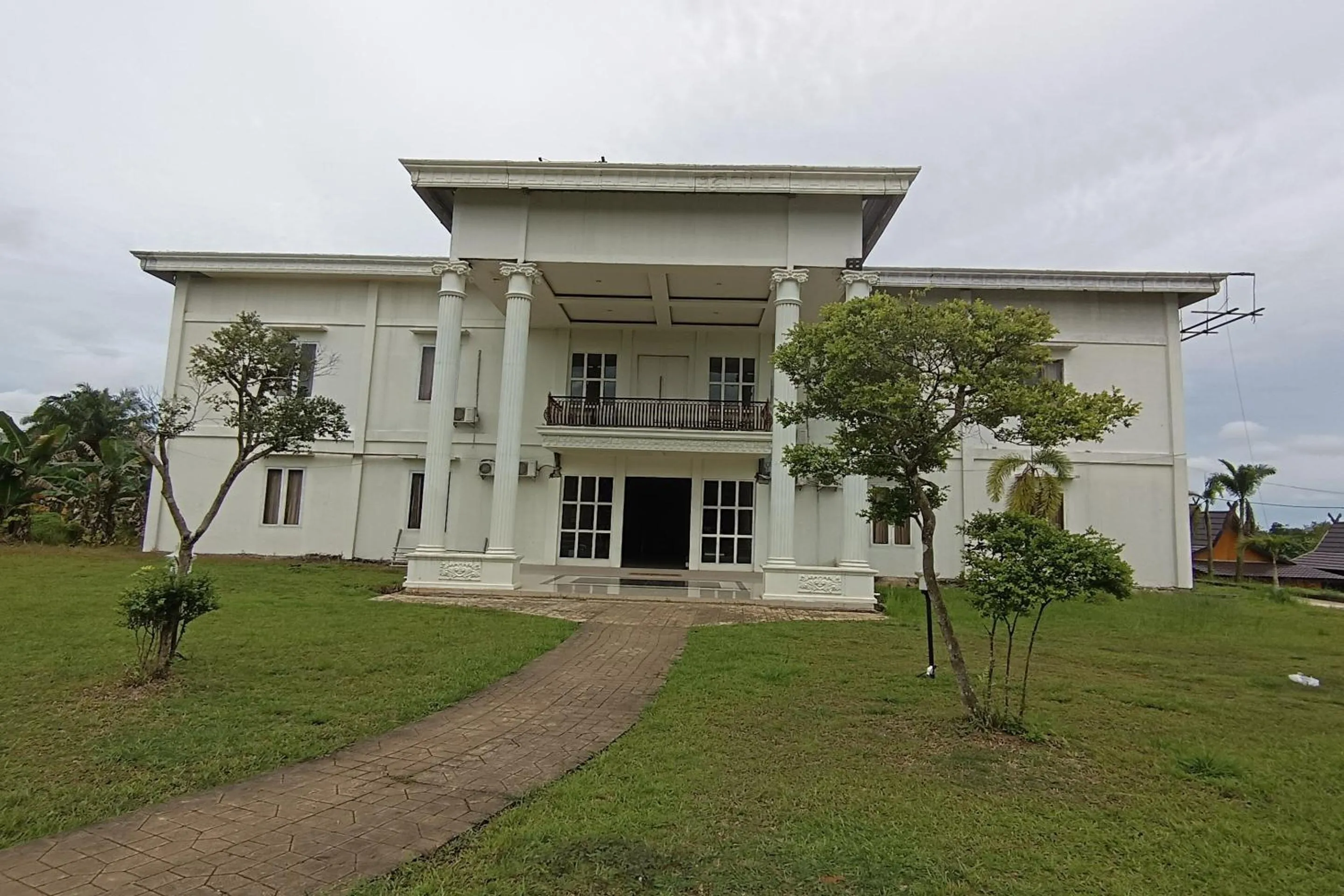 Facade/entrance in Hotel O Umbuy Homestay NearKetupat Kandangan Haji Irus