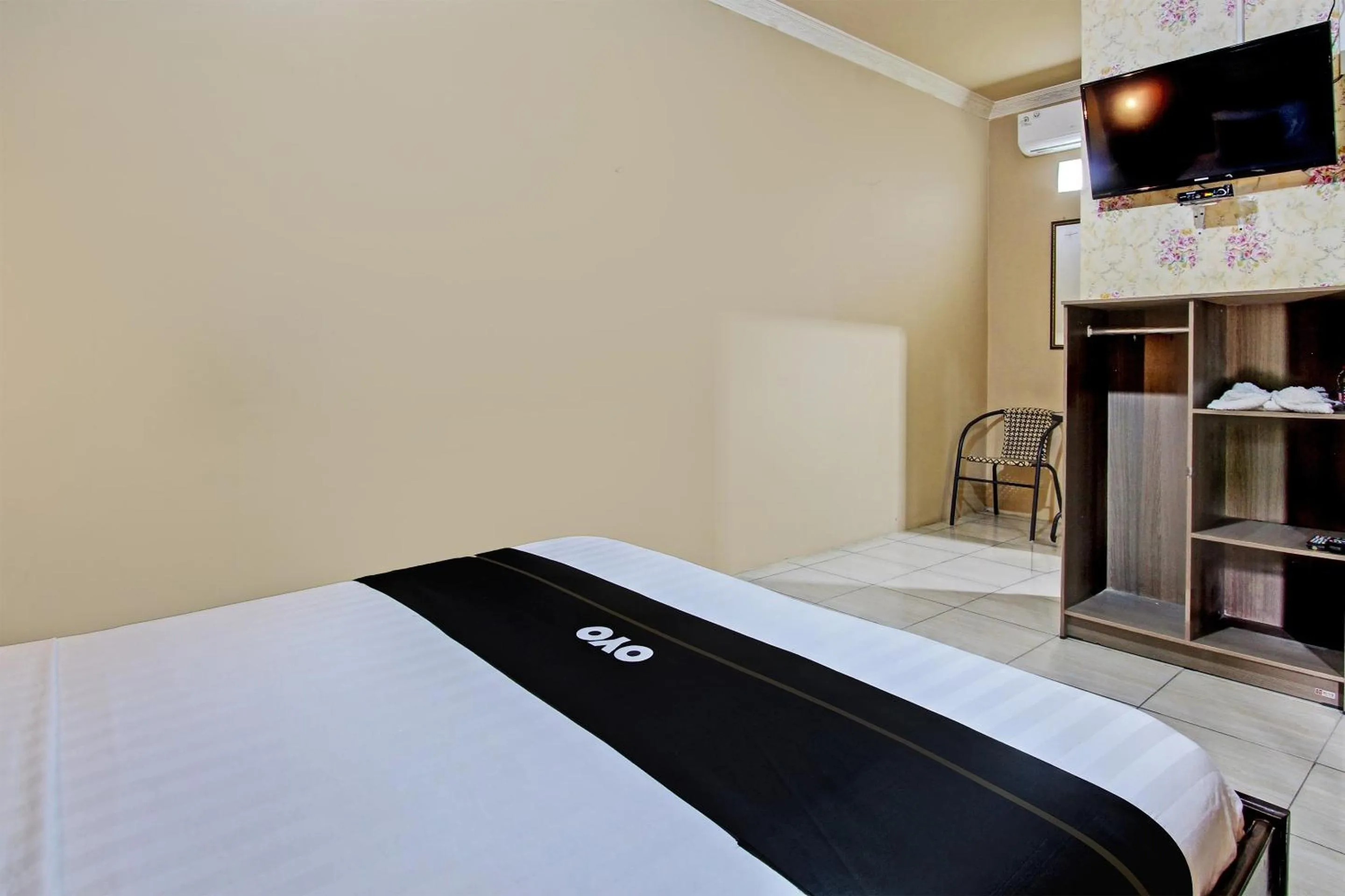 Bedroom, Bed in Capital O 93533 Griya Denok