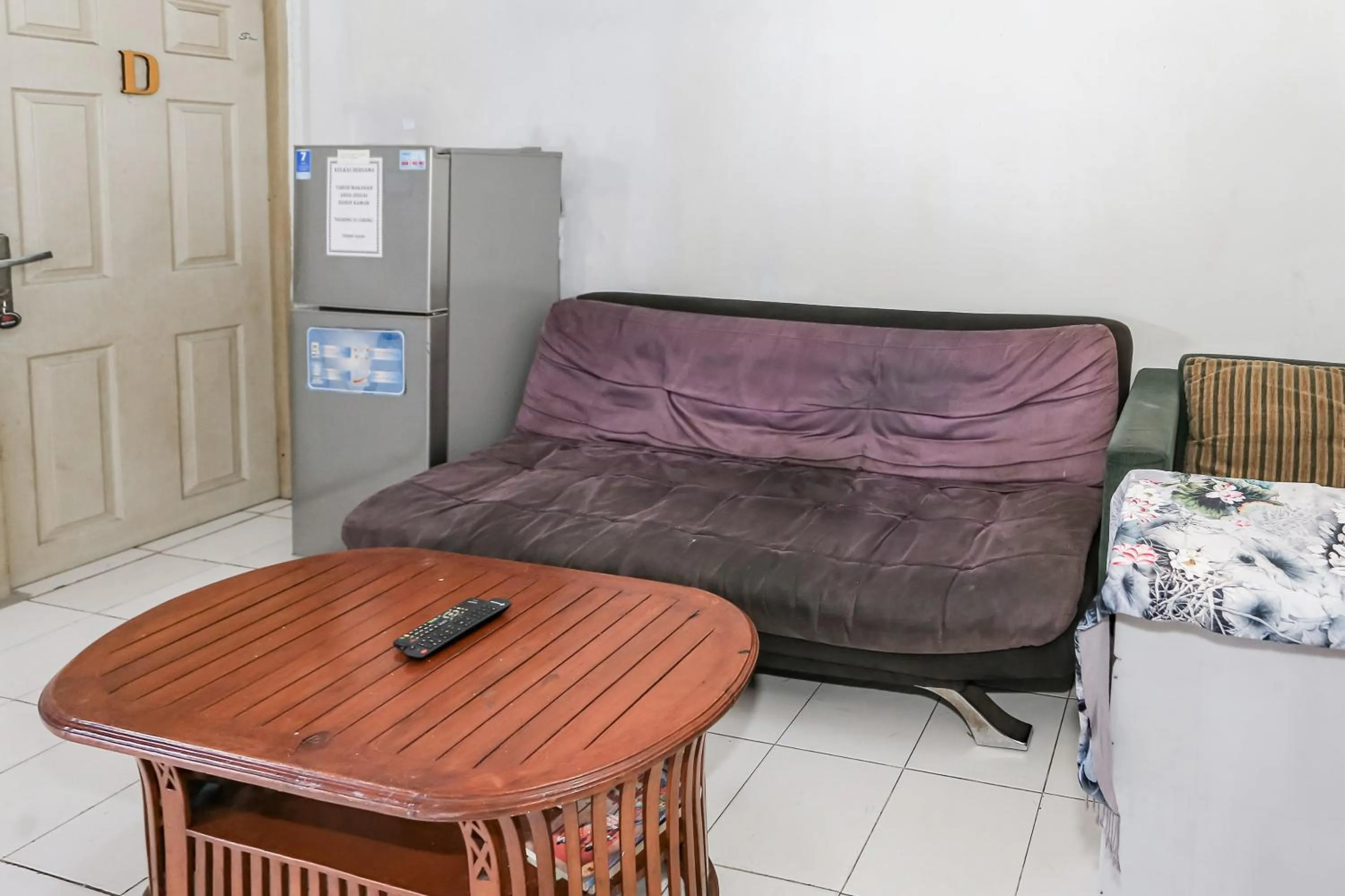 Lobby or reception in SPOT ON 93515 Pulo Gebang Guest House