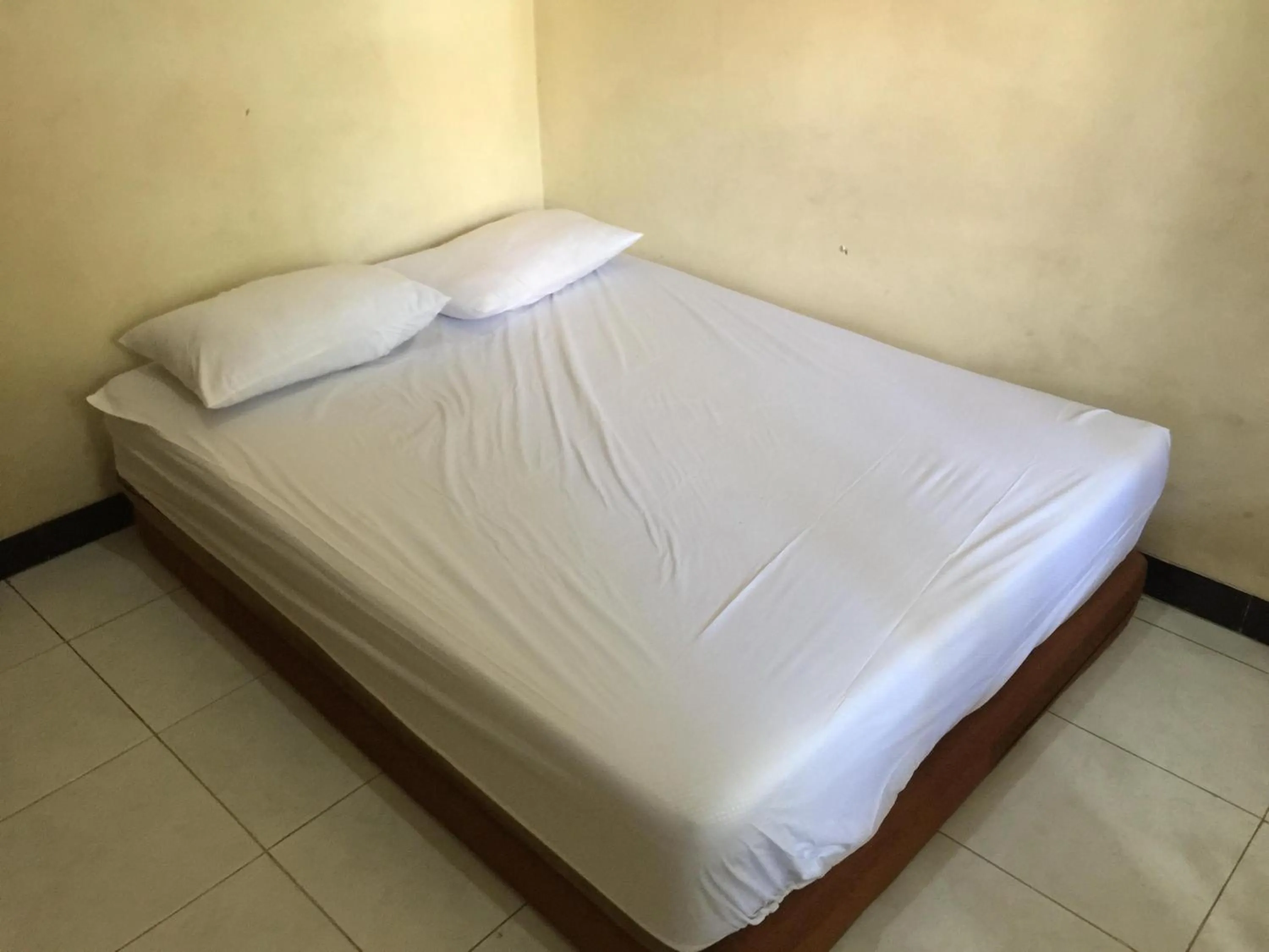 Bedroom, Bed in OYO Life 93525 Griya Wafira Trenggalek Syariah