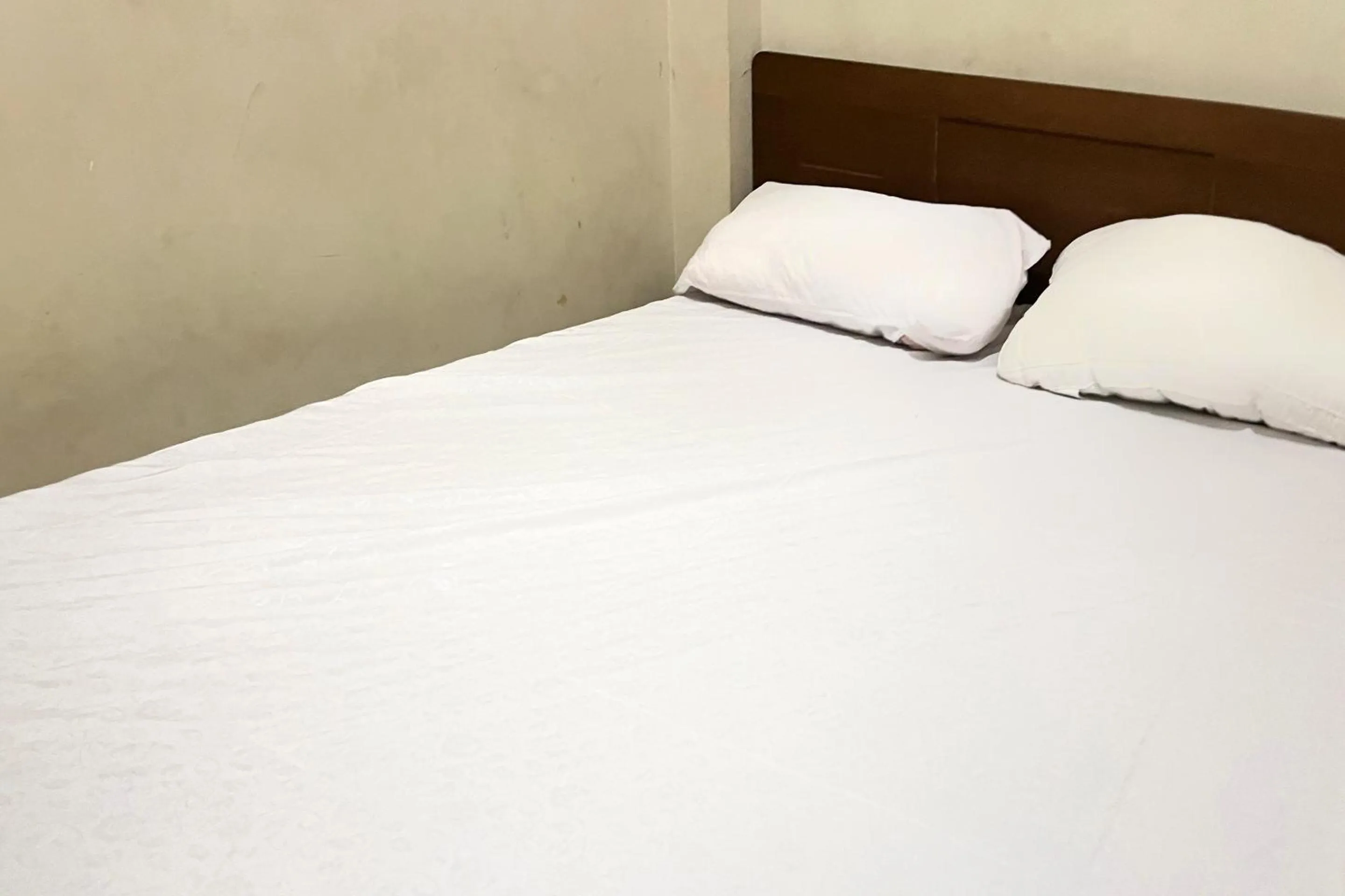 Bedroom, Bed in Hotel O Penginapan Laras PaminggirNearPesona Alam Seafood Pink Mira