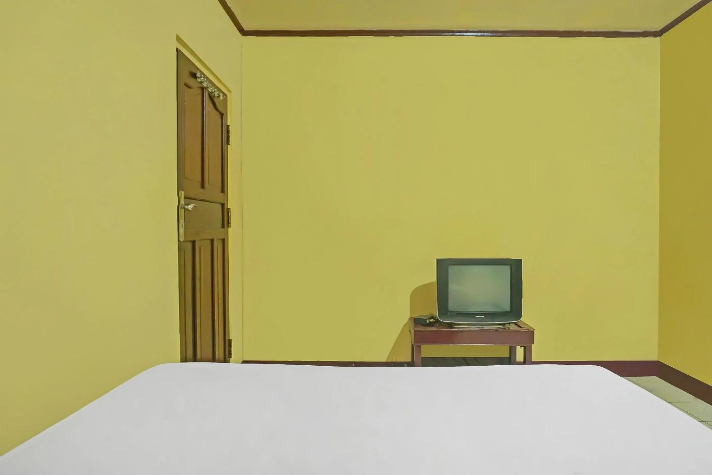 Bedroom, Bed in Hotel O Penginapan Laras PaminggirNearPesona Alam Seafood Pink Mira