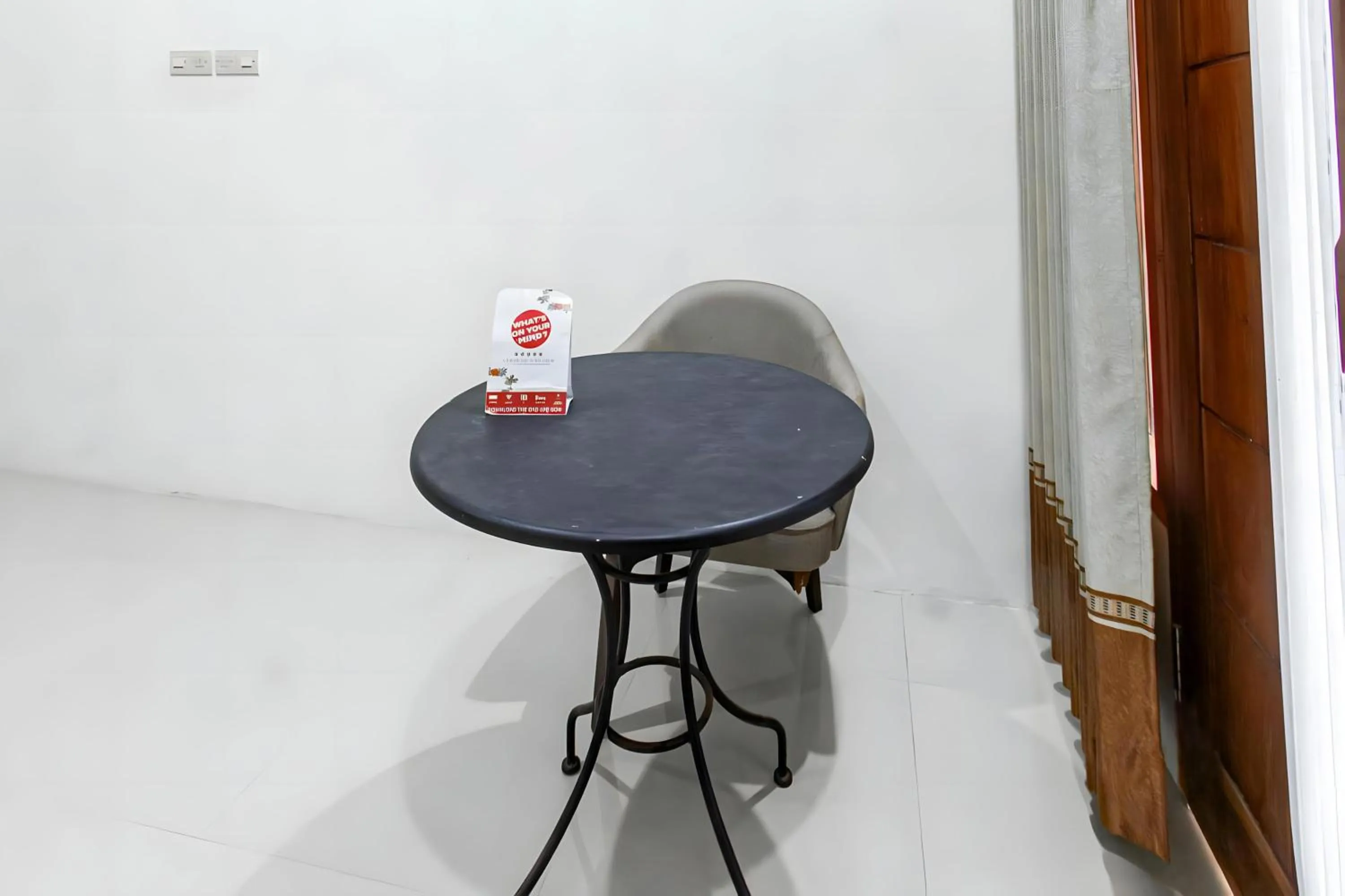 Lobby or reception in Hotel O Kebun Manis Homestay Near Lapangan Bola Volly Batu Kumbung