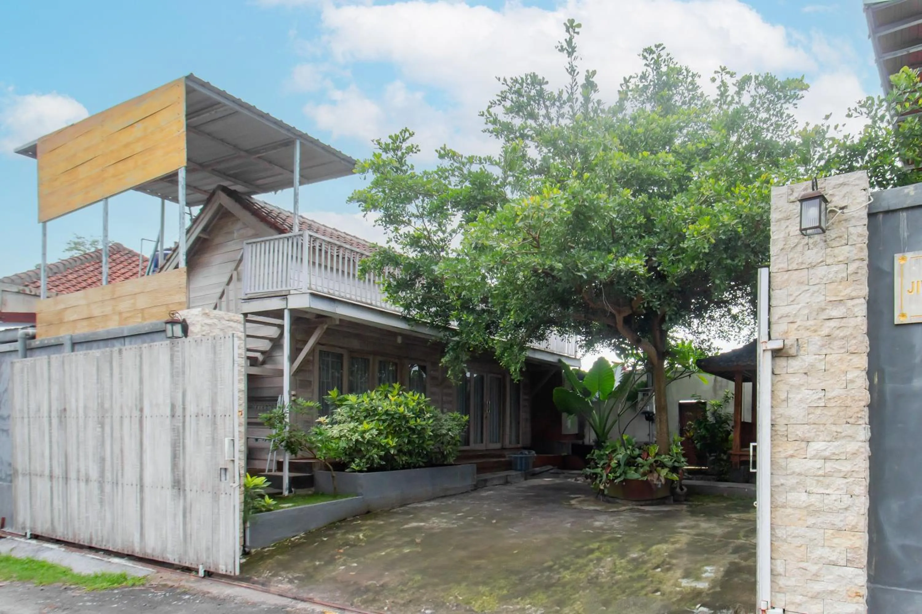 Facade/entrance in Hotel O Bale Jiwan Mukti Narmada Near SMA NW NARMADA
