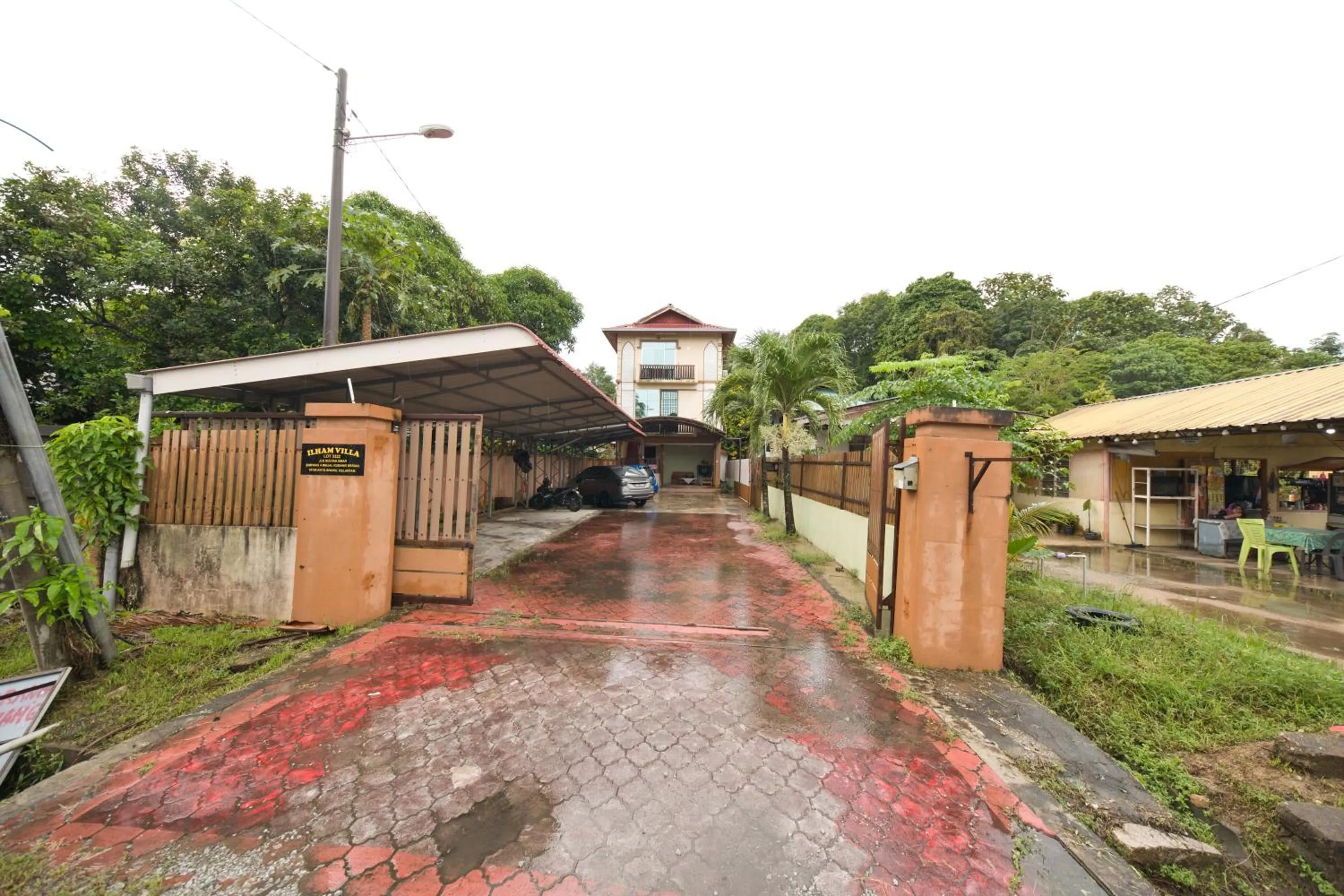 OYO 90915 Ilham Villa