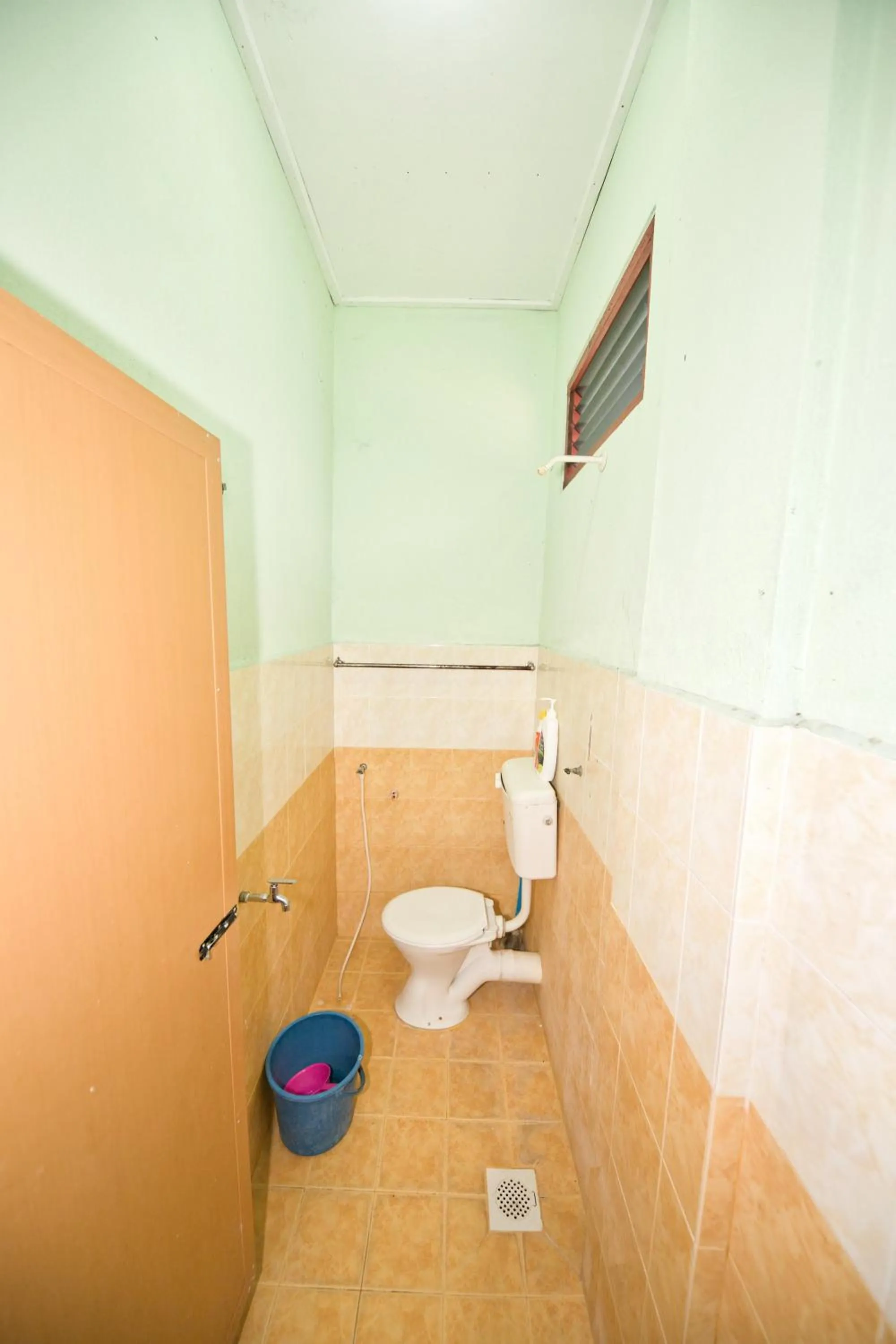 Bathroom in OYO 90915 Ilham Villa