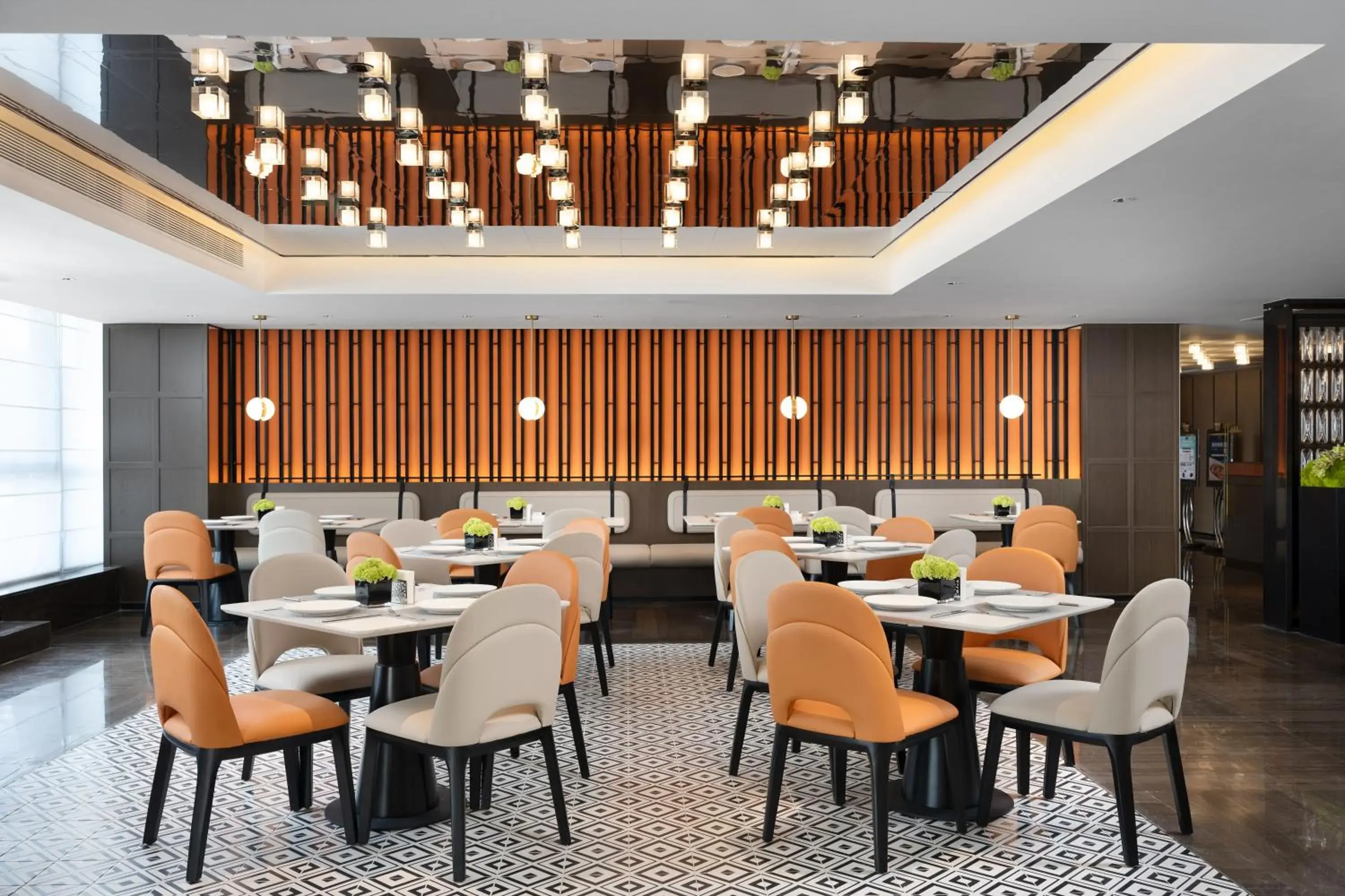 Restaurant/places to eat in Hampton by Hilton Guangzhou Renhe Baiyun Airport-Free Shuttle Bus During The Canton Fair Restaurant/places to eat in Hampton by Hilton Guangzhou Renhe Baiyun Airport-Free Shuttle Bus During The Canton Fair