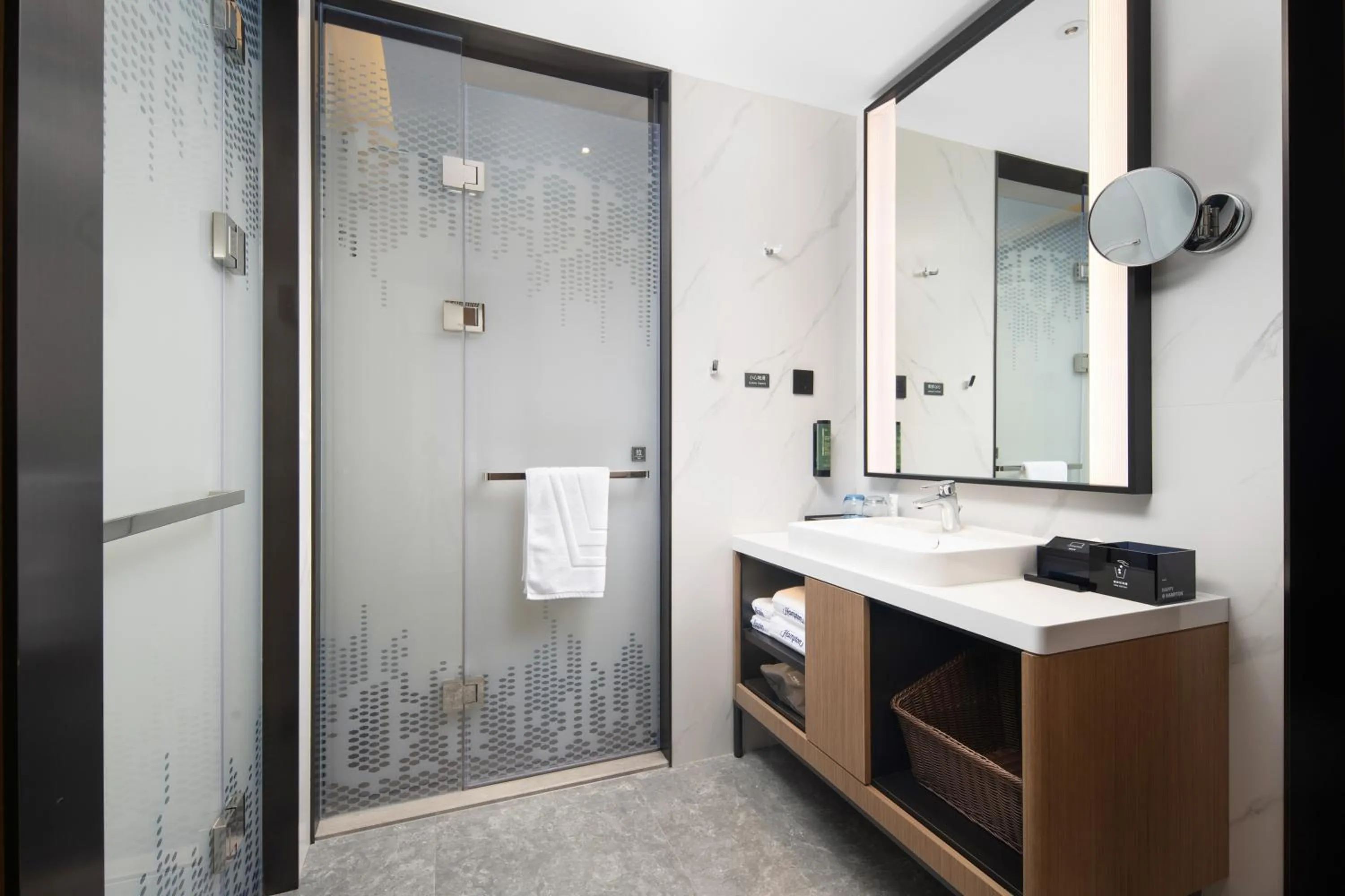 Bathroom in Hampton by Hilton Guangzhou Renhe Baiyun Airport-Free Shuttle Bus During The Canton Fair