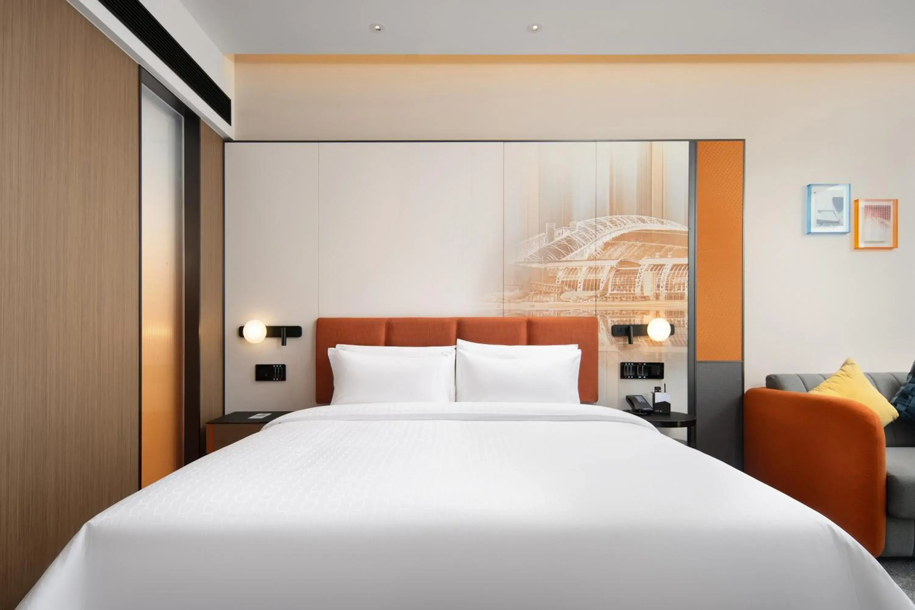 Bed in Hampton by Hilton Guangzhou Renhe Baiyun Airport-Free Shuttle Bus During The Canton Fair Bed in Hampton by Hilton Guangzhou Renhe Baiyun Airport-Free Shuttle Bus During The Canton Fair